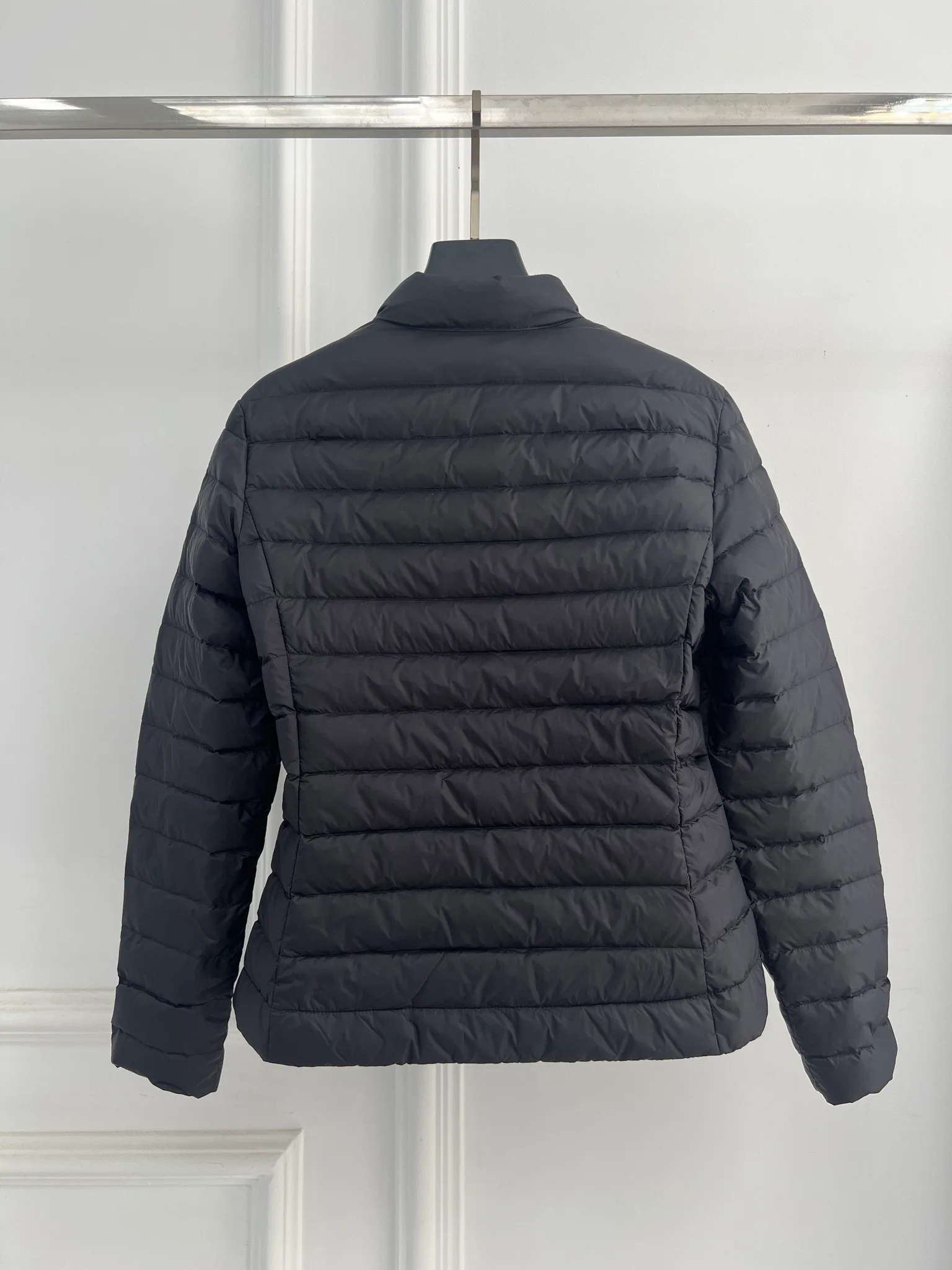 Куртки И Пуховики Женские Moncler 18416160