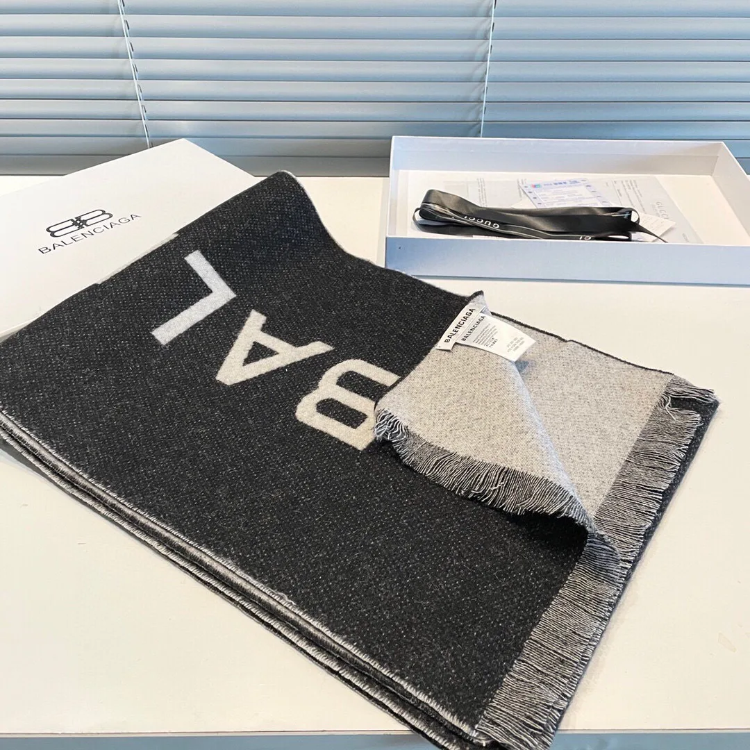 Шарфы Balenciaga 588318