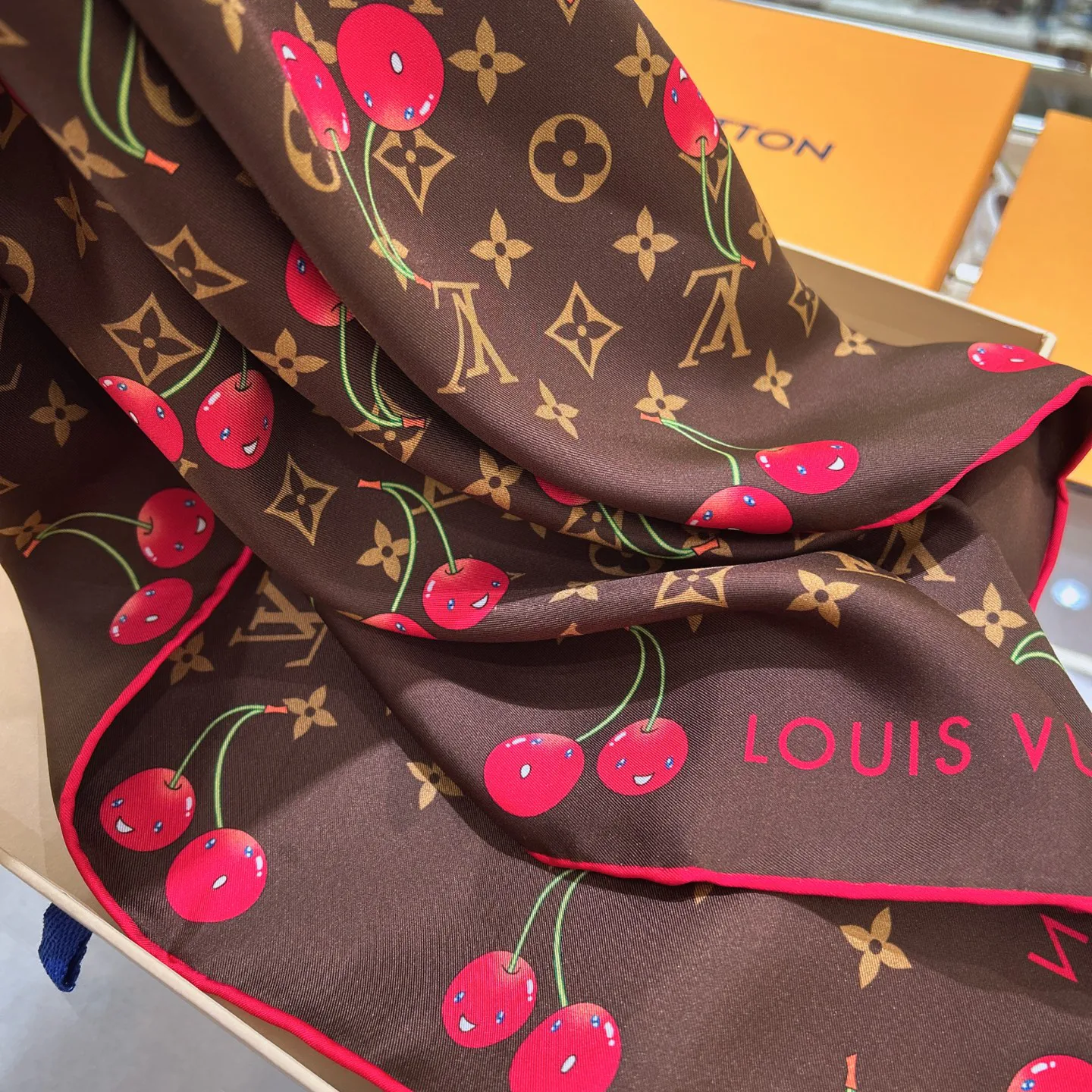 Шарфы Louis Vuitton 589917