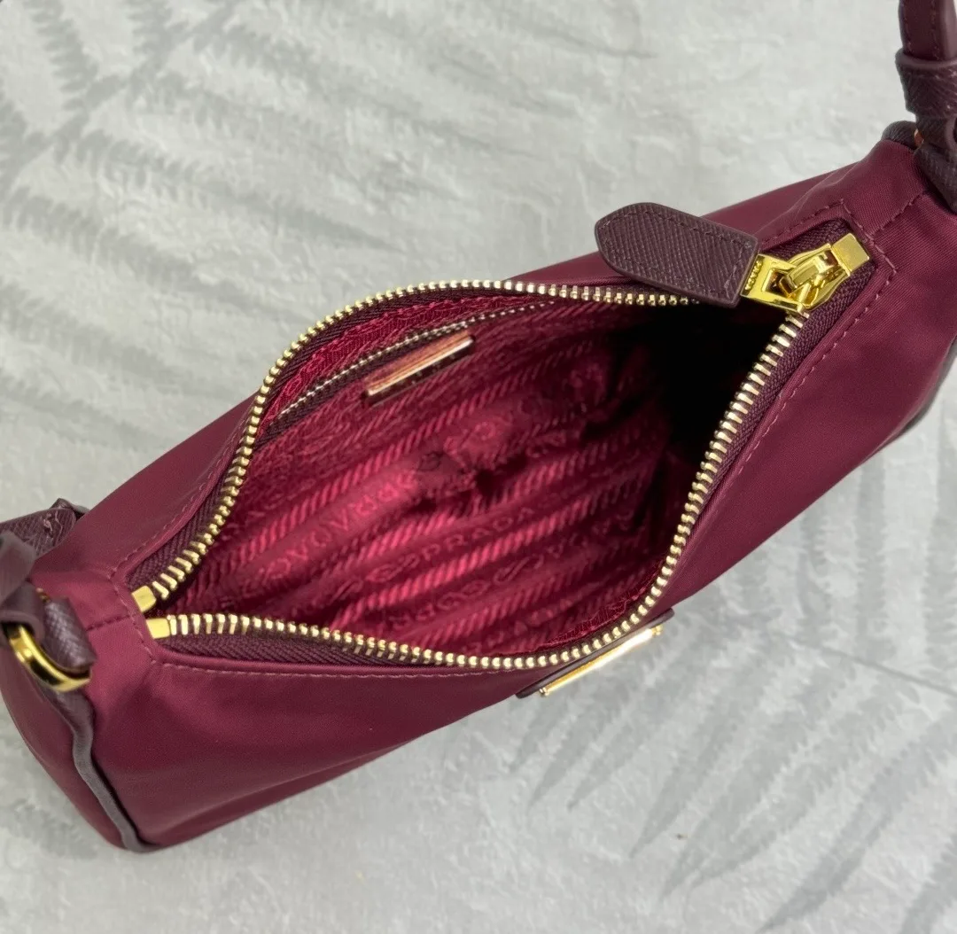 Сумки На Ремне Женские Prada 11682022