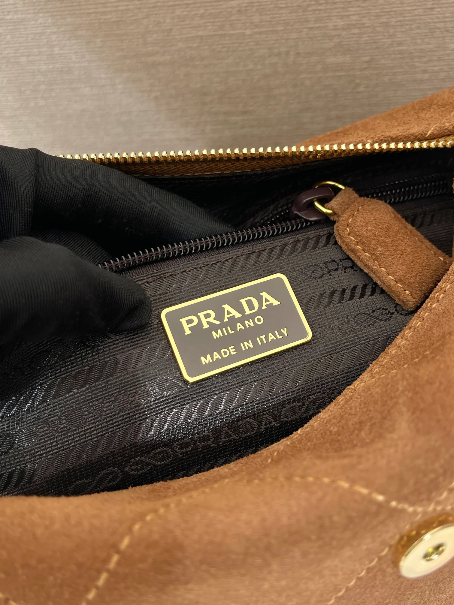 Классические Сумки Женские Prada 11336035