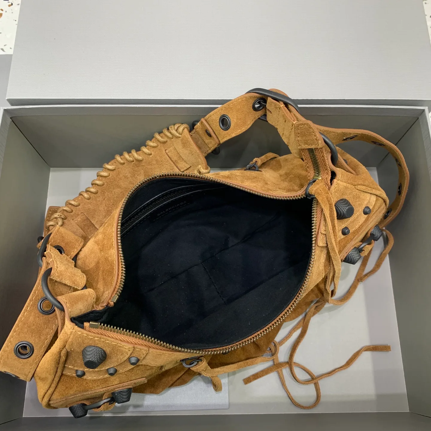 Сумки На Ремне Женские Balenciaga 750438