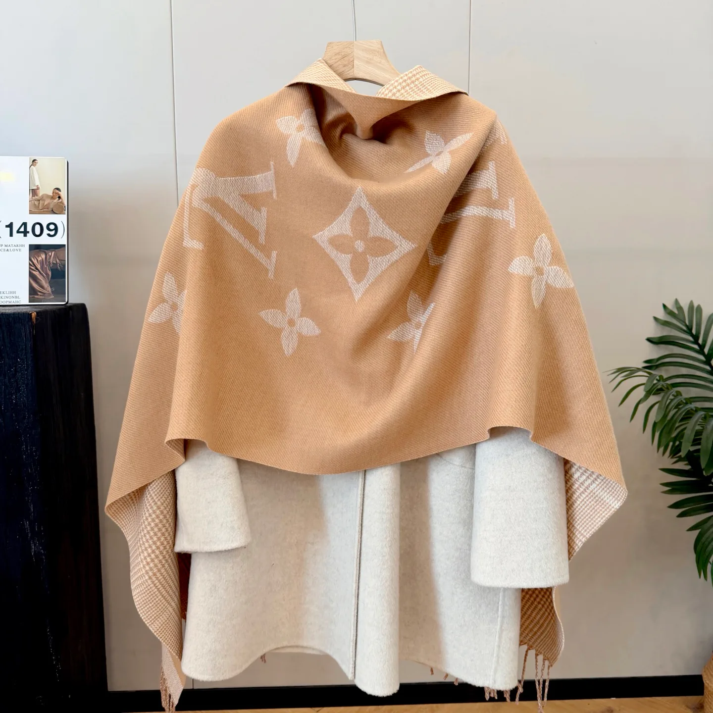 Шарфы Louis Vuitton 18377565