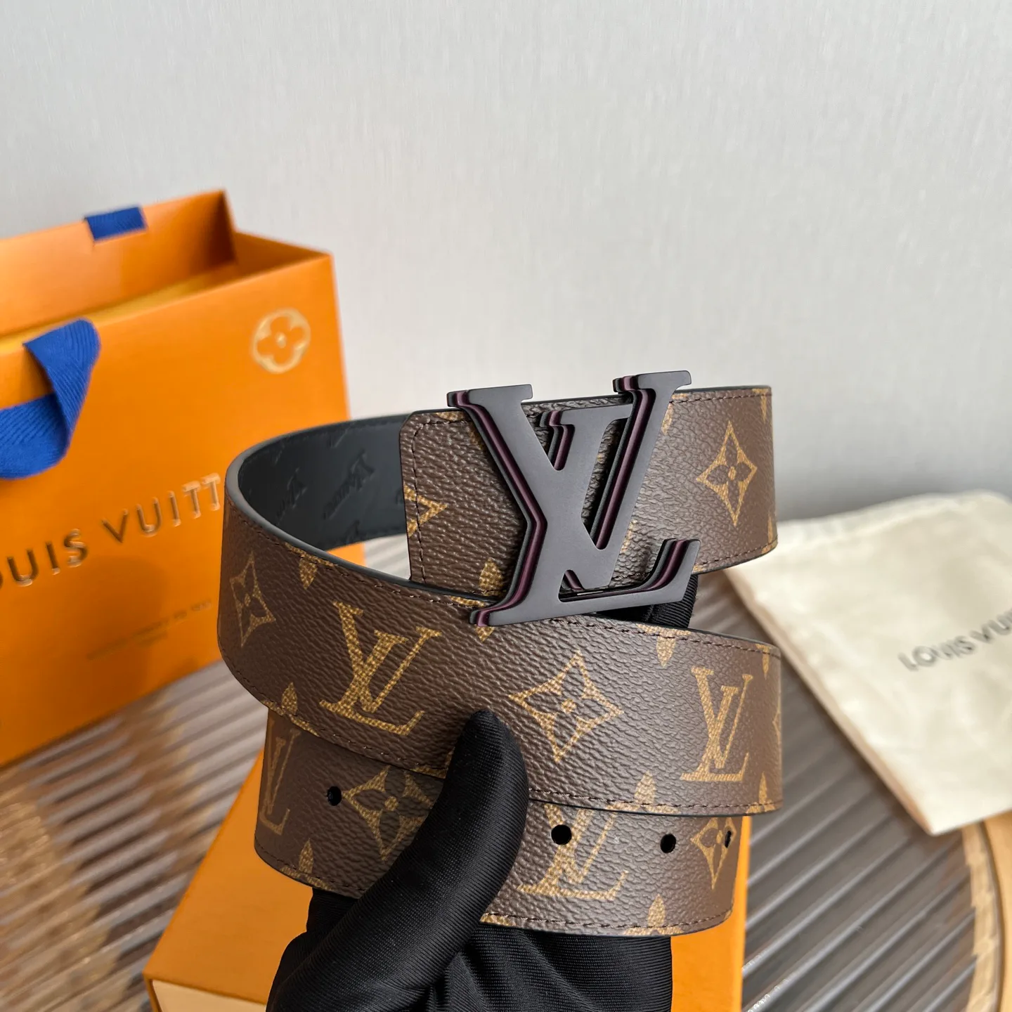 Ремни Louis Vuitton 10399065