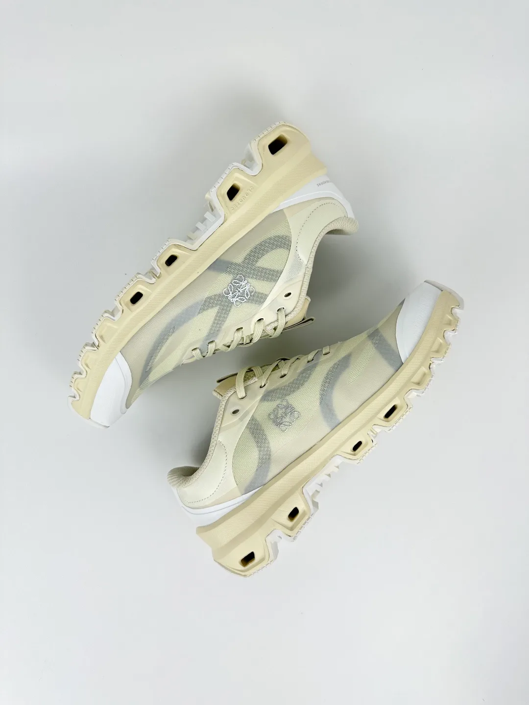 Кроссовки Женские Loewe 11228557