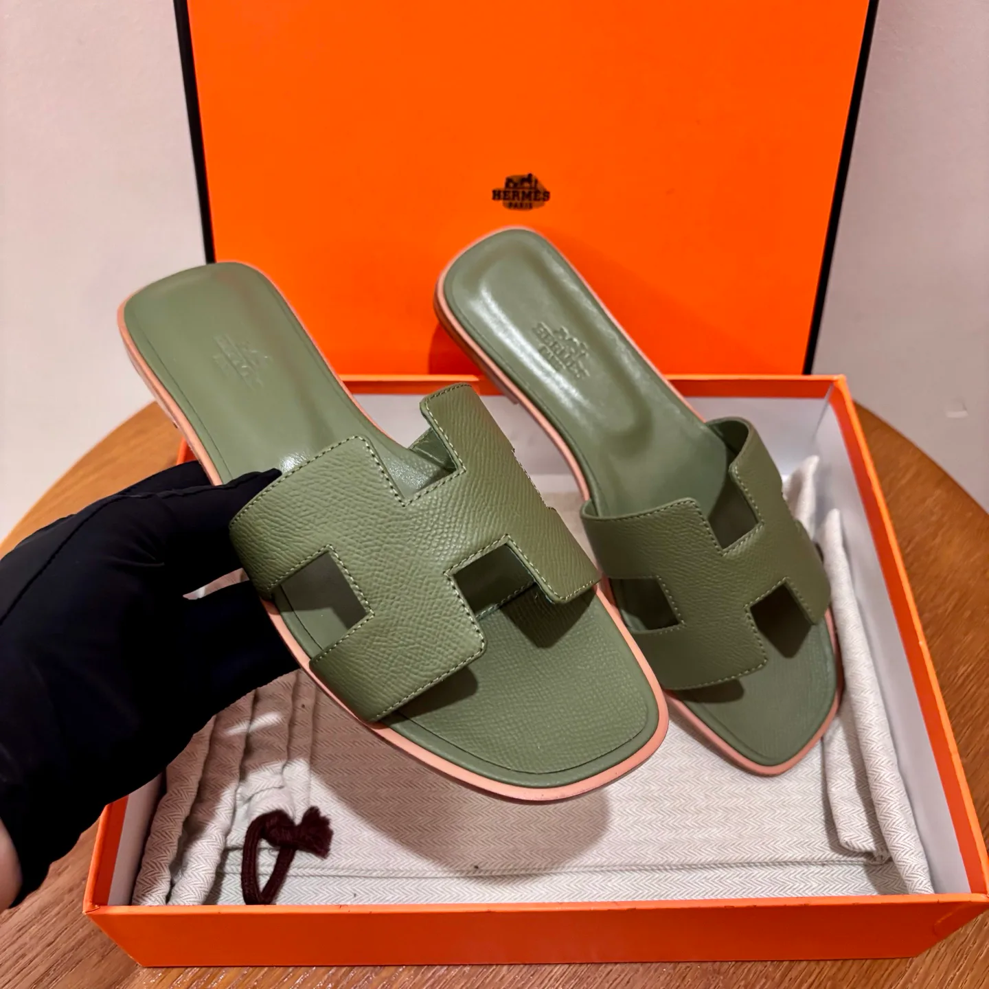 Шлепанцы Женские Hermes 135829