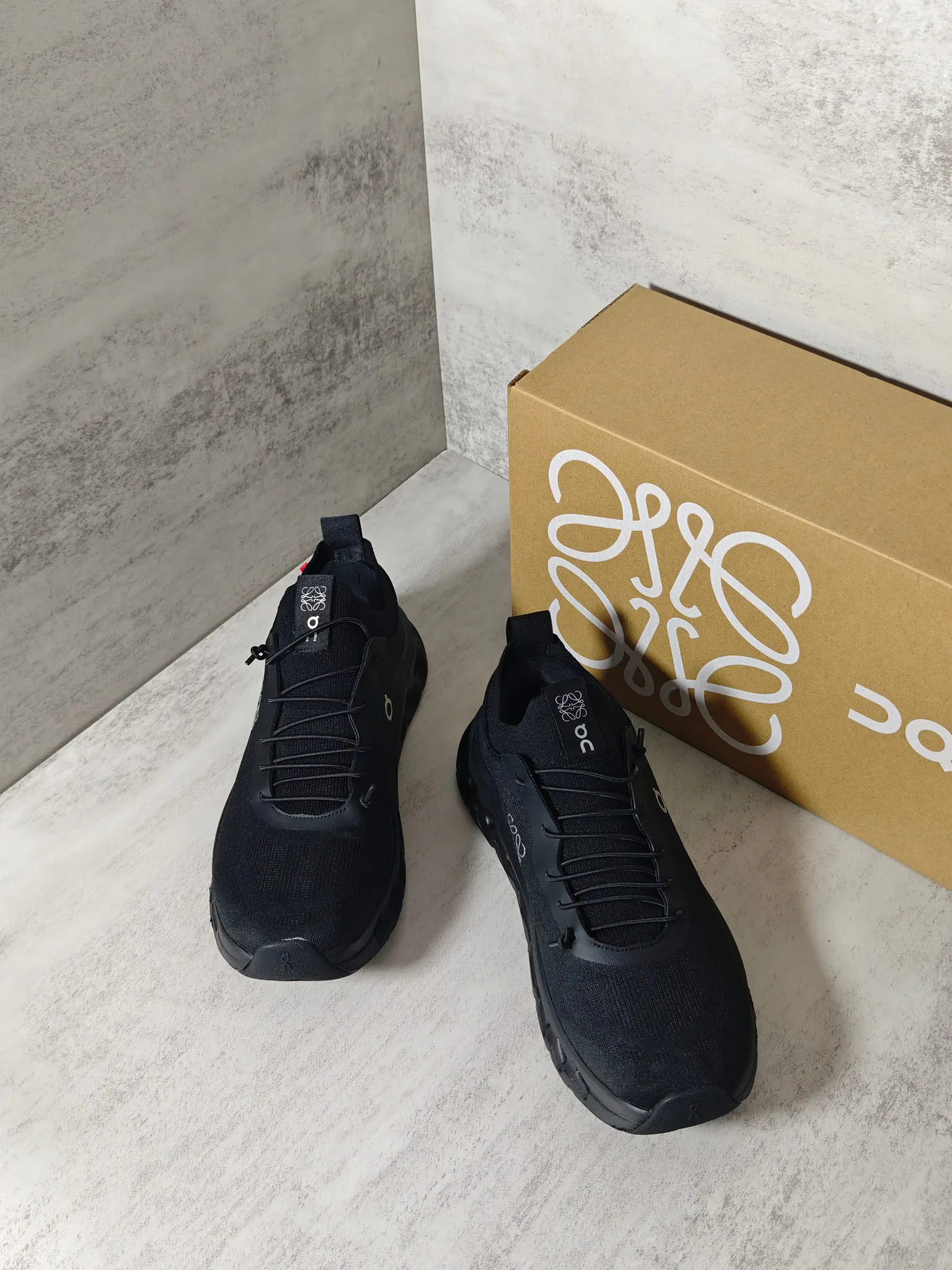 Кроссовки Женские Loewe 108254