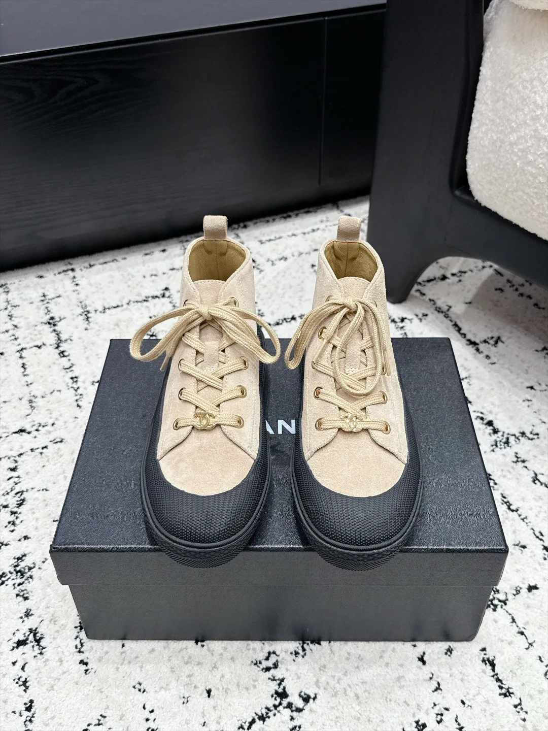 Кроссовки Женские Chanel 18505531