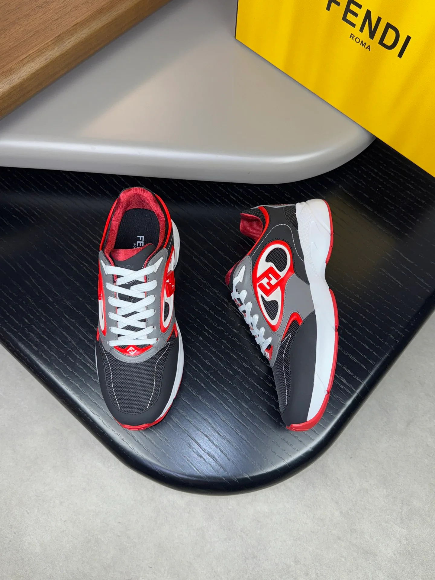 Кроссовки Мужские Fendi 1062359