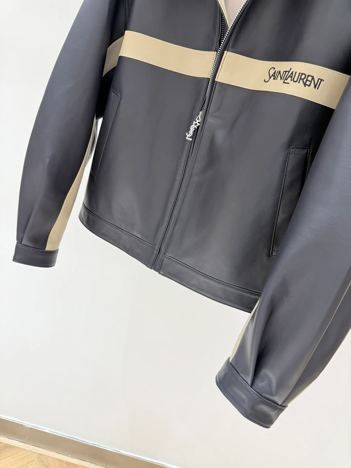 Кожаные Куртки И Дублёнки Женские Saint Laurent 18083033
