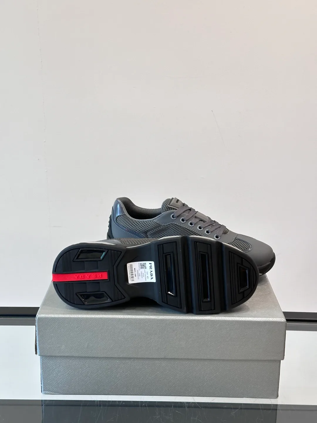 Кроссовки Женские Prada 18564276