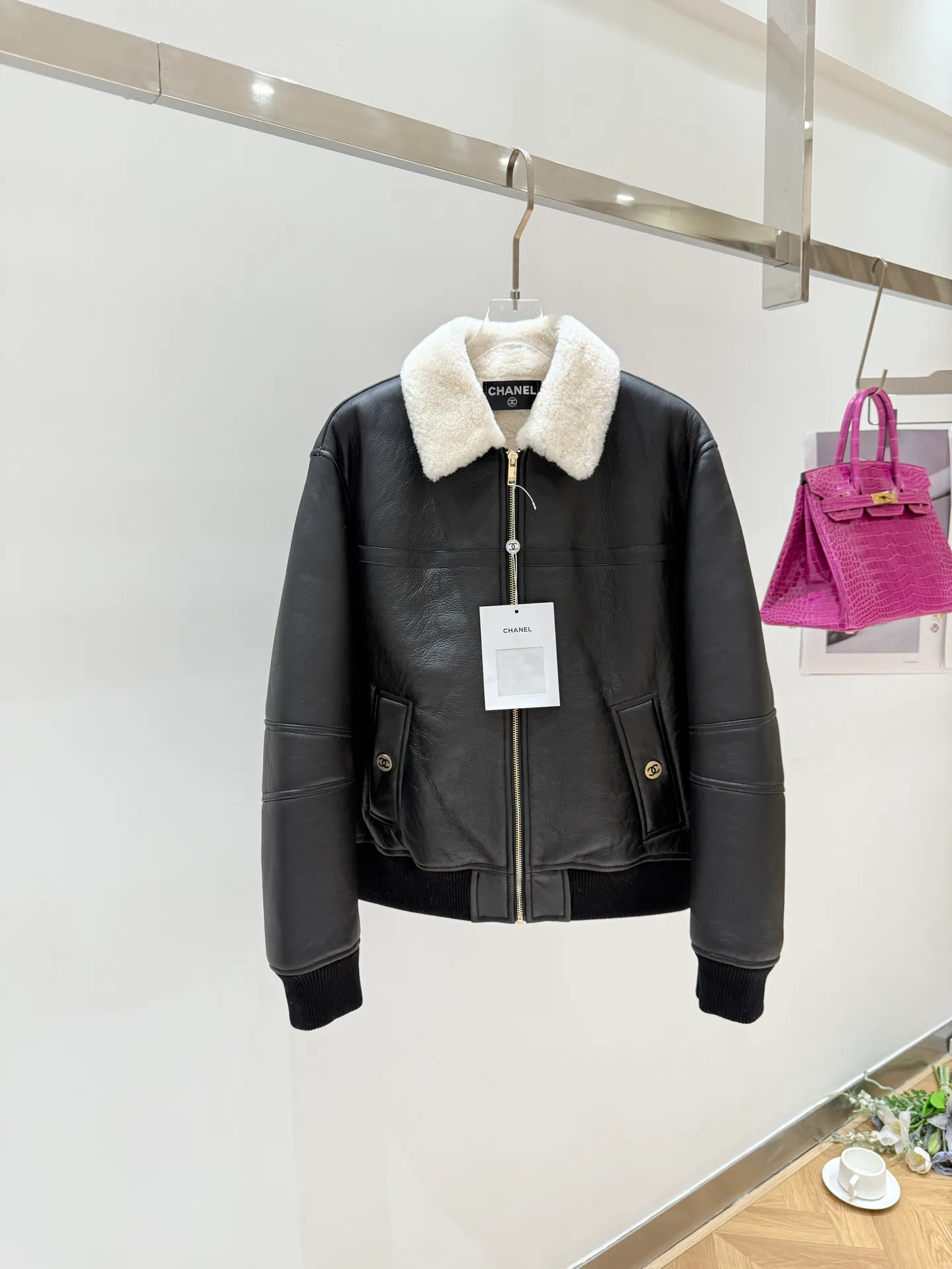 Кожаные Куртки И Дублёнки Женские Chanel 17943292