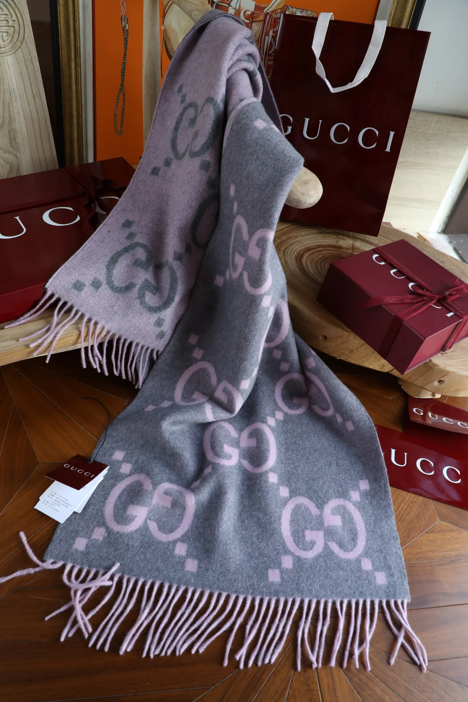 Шарфы Gucci 240516