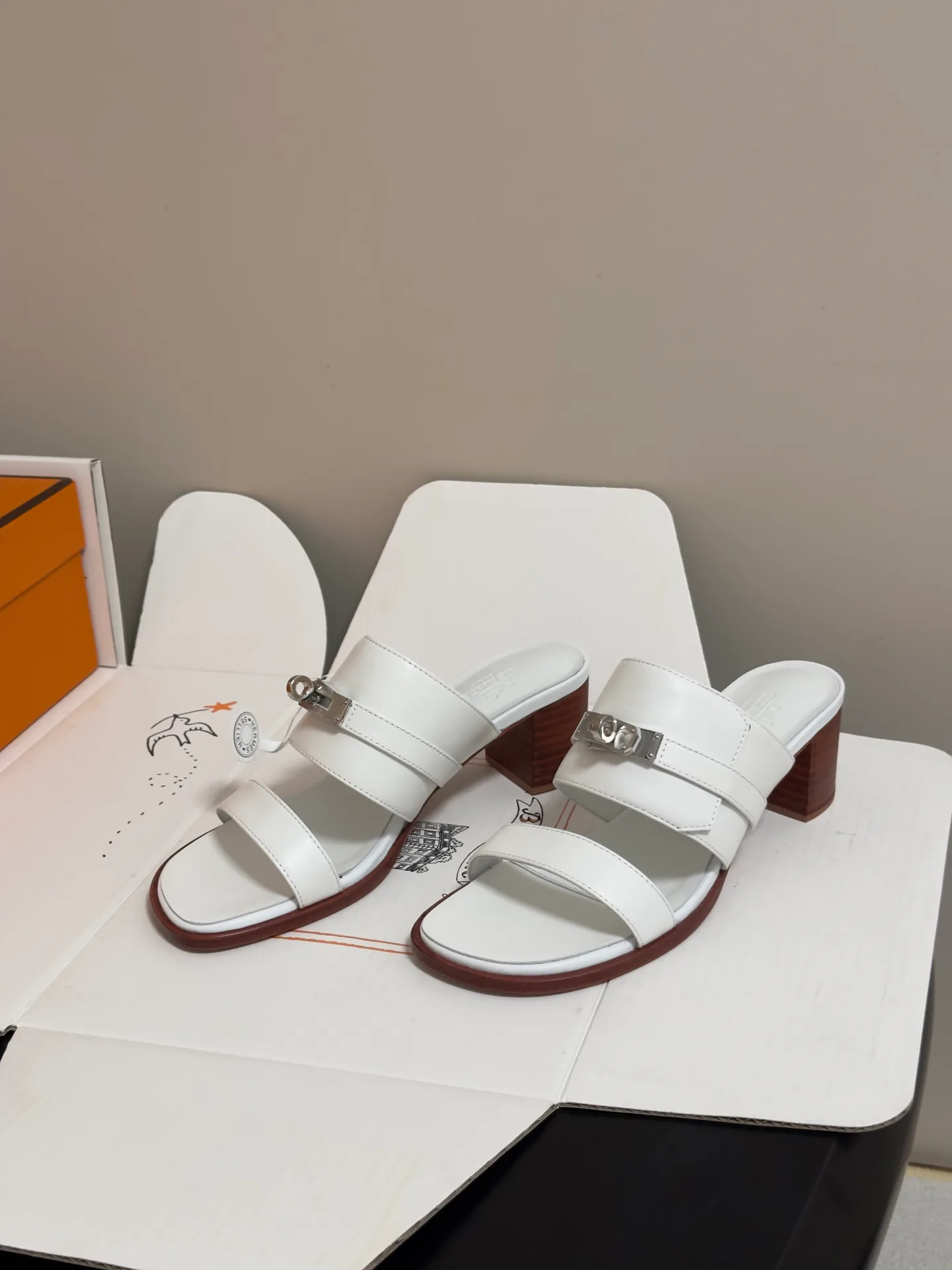 Босоножки Женские Hermes 17095162
