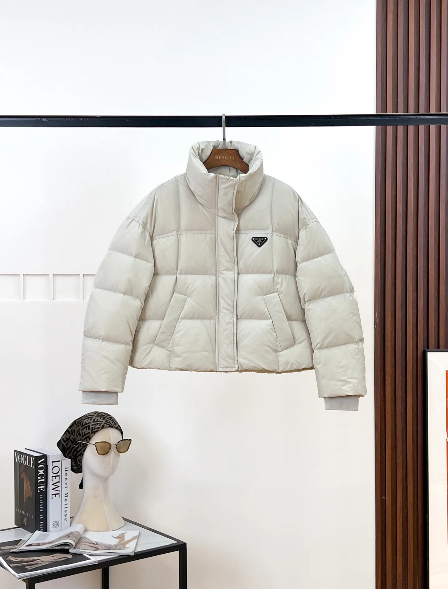 Куртки И Пуховики Женские Prada 18279510