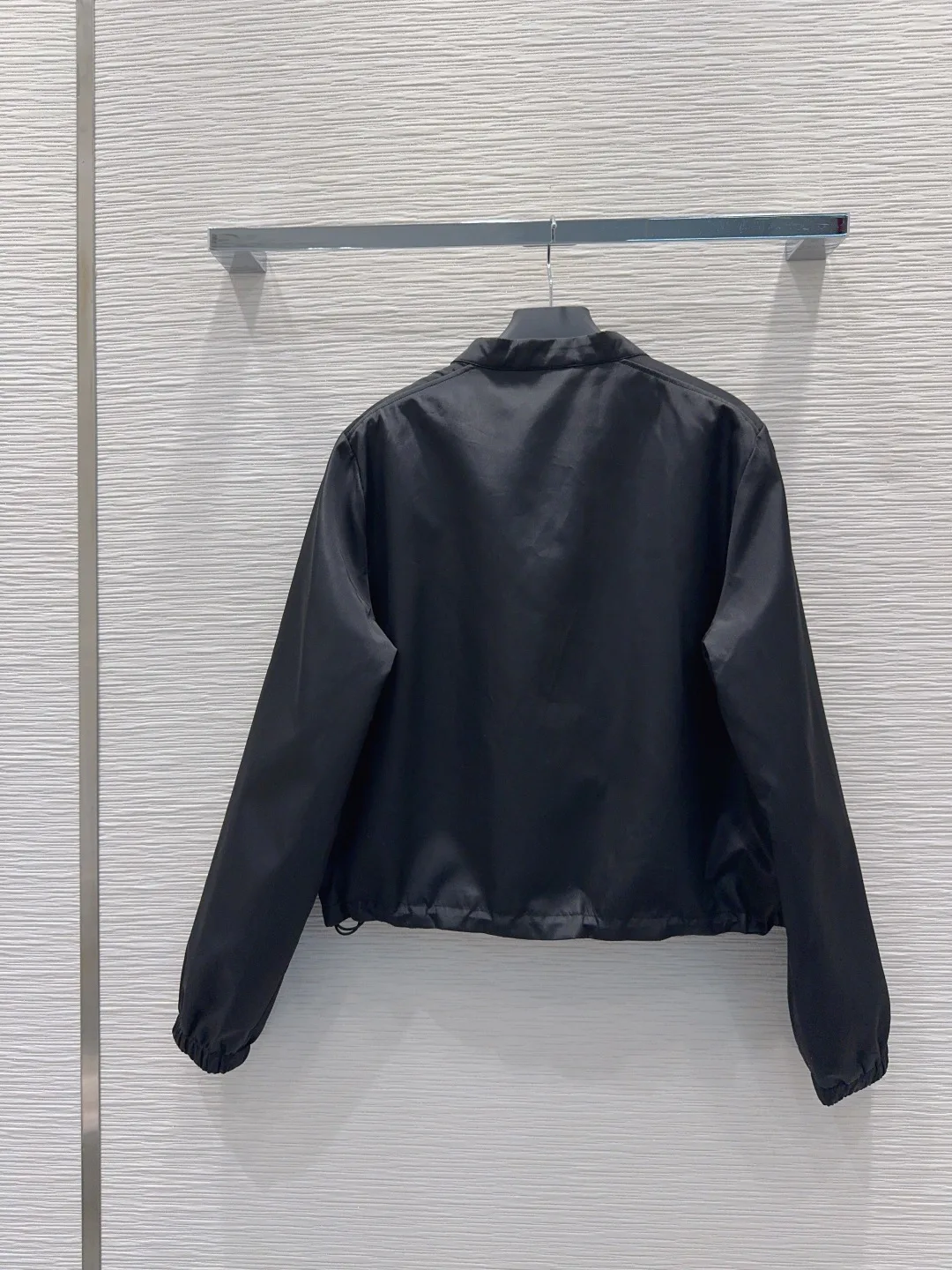 Куртки И Пуховики Женские Prada 18689769