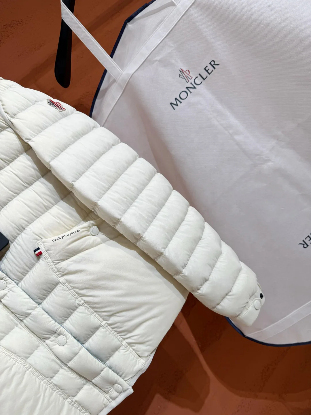 Куртки И Пуховики Женские Moncler 18048160
