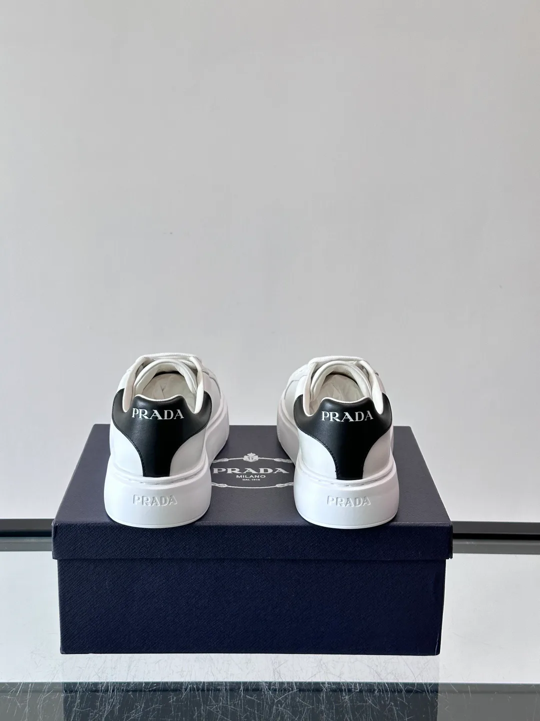 Кроссовки Мужские Prada 17588528