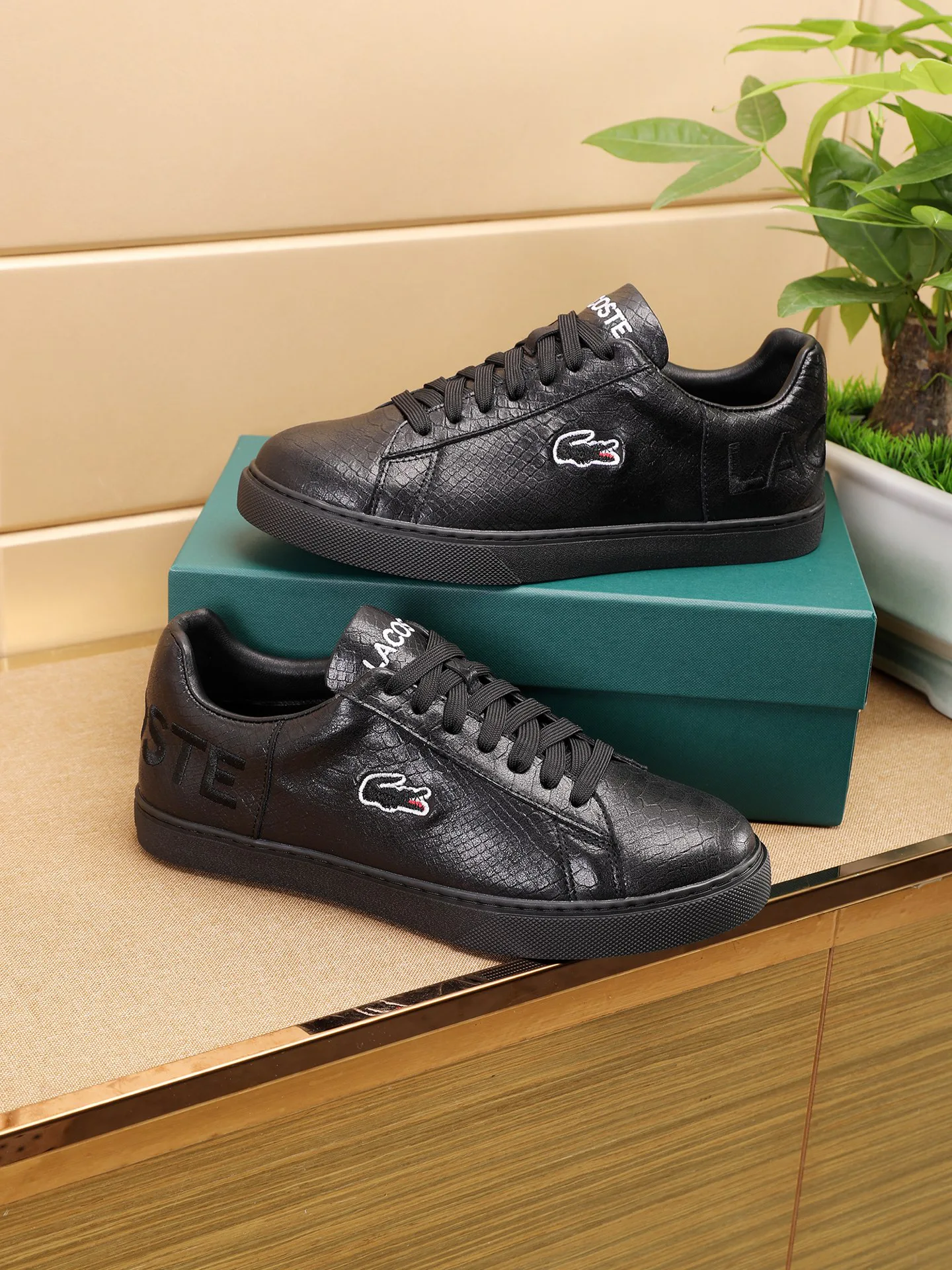 Кроссовки Мужские Lacoste 17818246