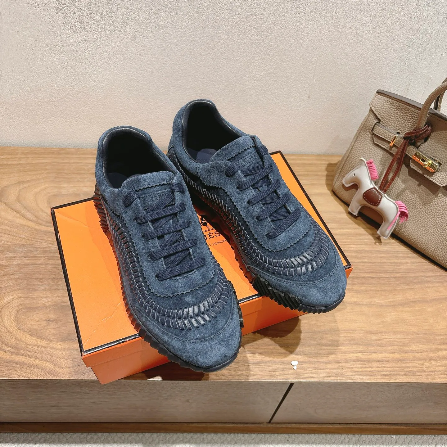 Кроссовки Женские Hermes 18729803