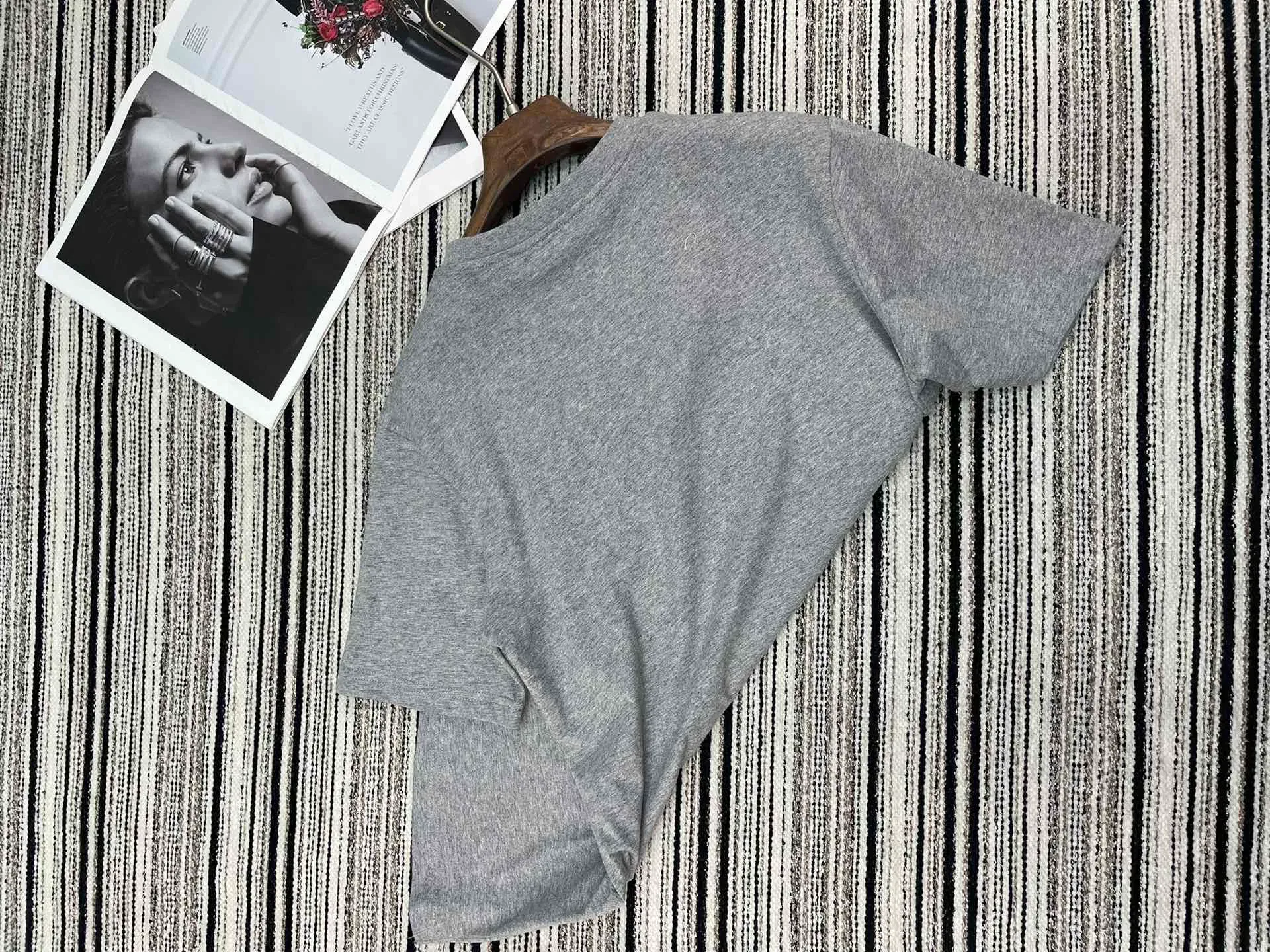 Футболки Женские Prada 3924340