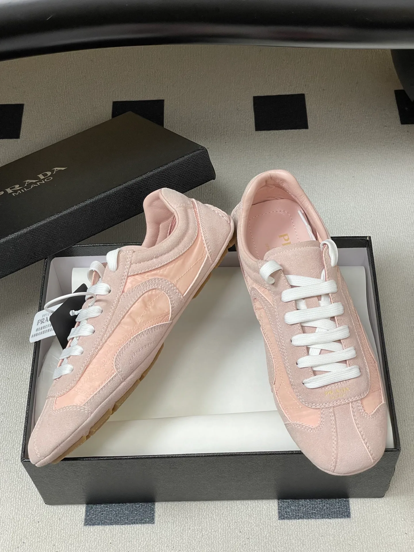 Кроссовки Женские Prada 12810929