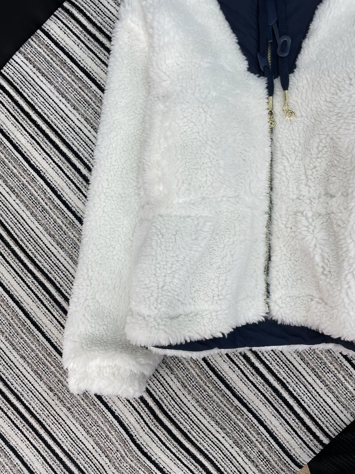 Куртки И Пуховики Женские Louis Vuitton 882550