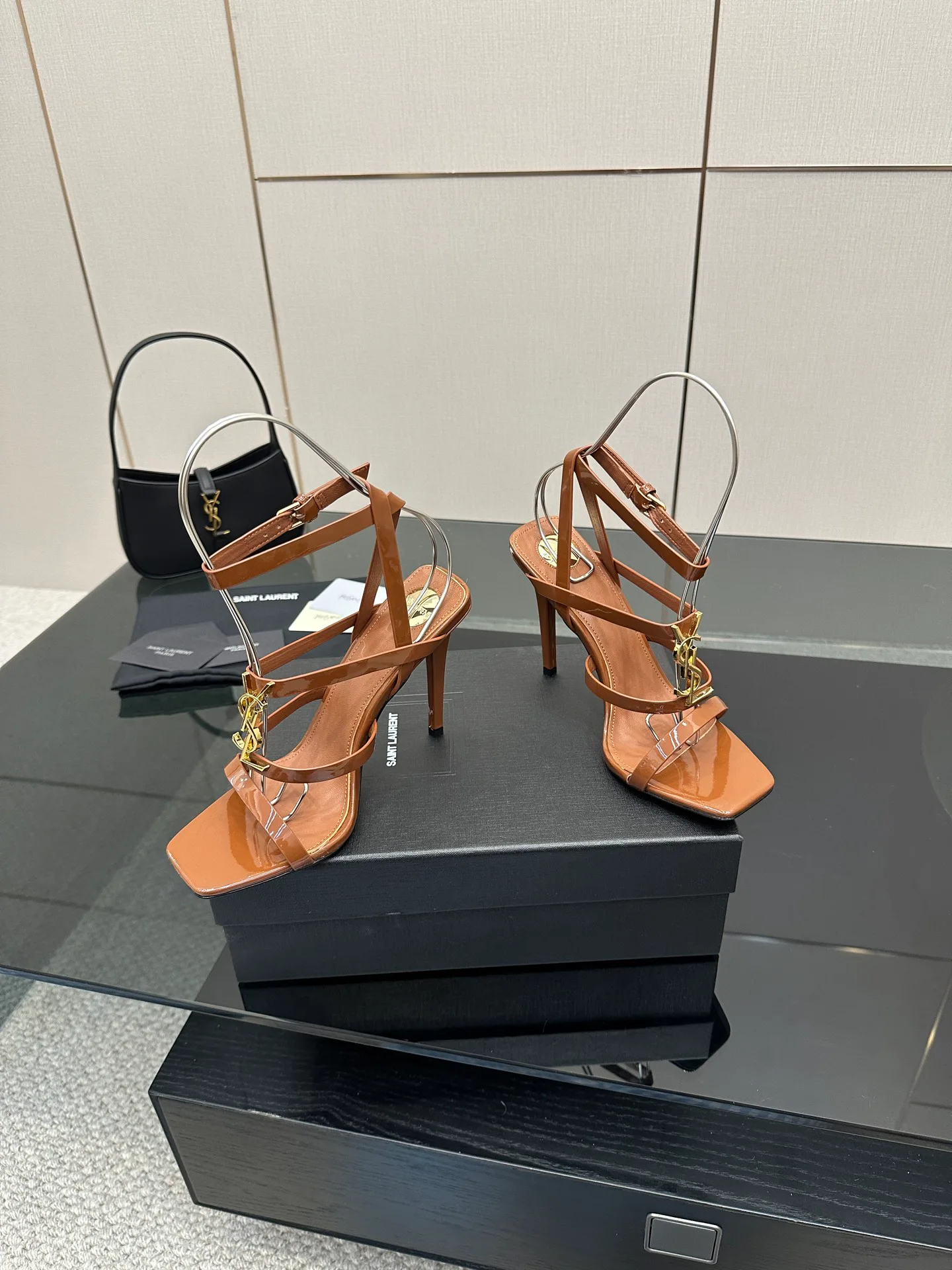 Босоножки Женские Saint Laurent 13164404