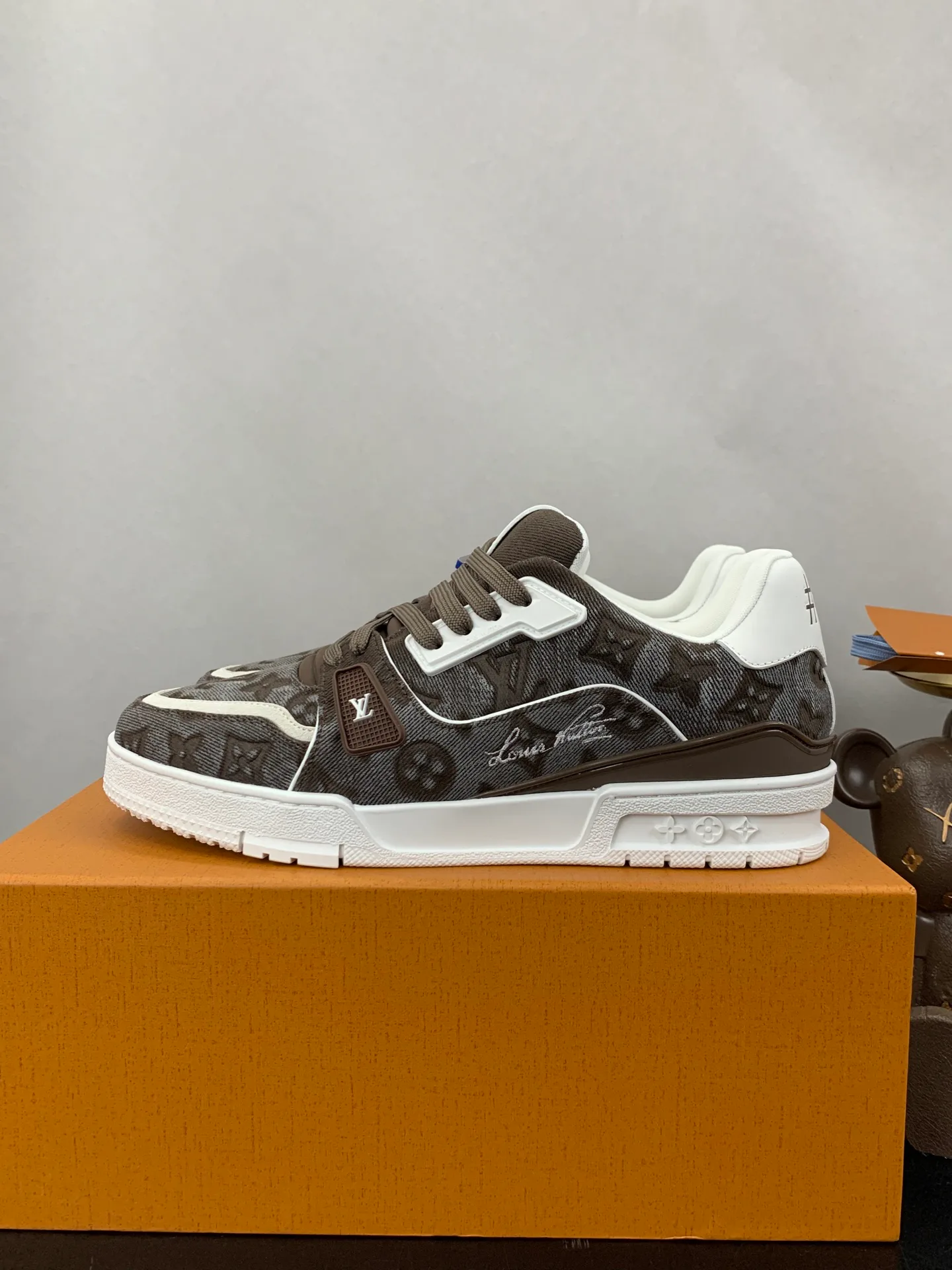 Кроссовки Женские Louis Vuitton 17545278