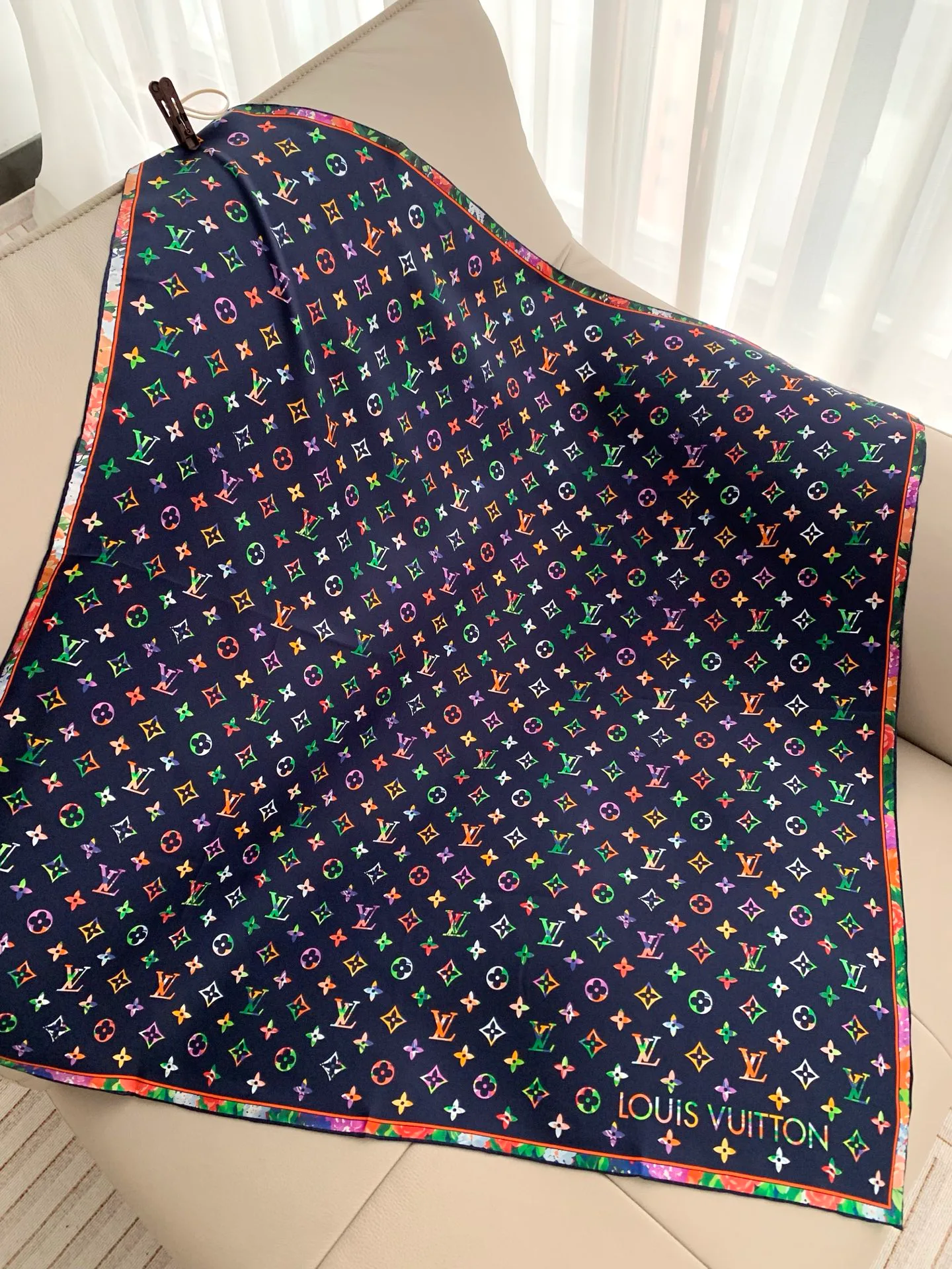 Платки Louis Vuitton 18476595
