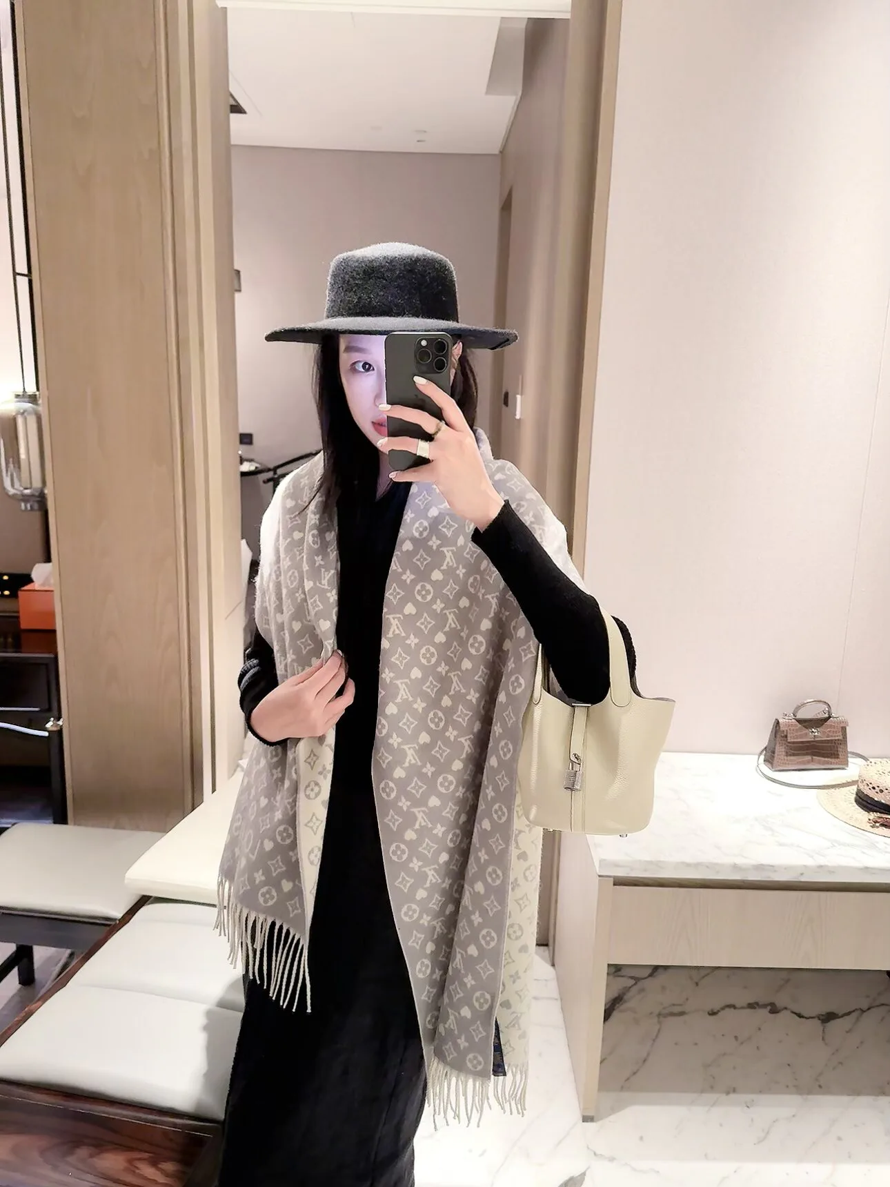 Шарфы Louis Vuitton 18450152