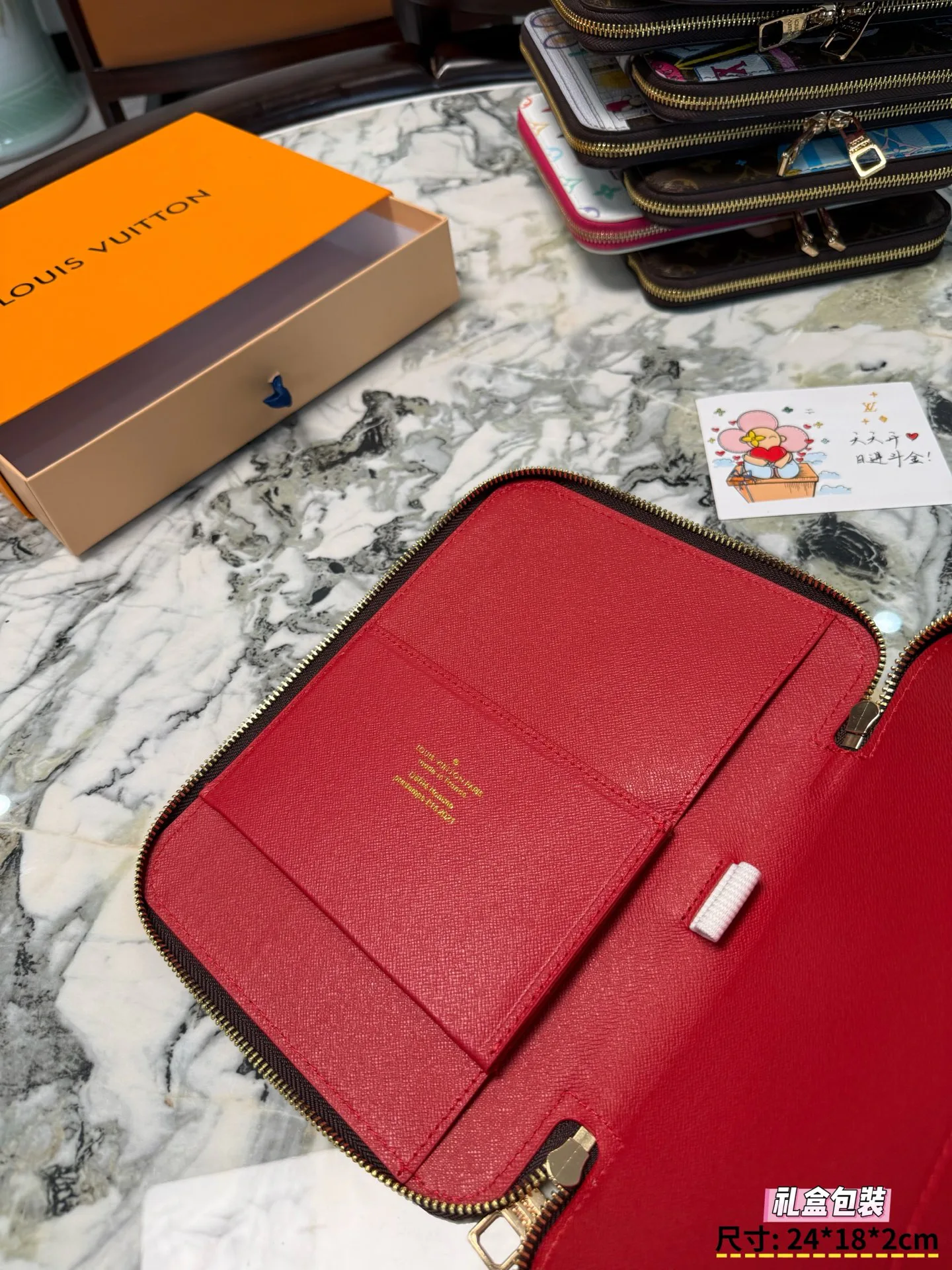 Клатчи Женские Louis Vuitton 18013760