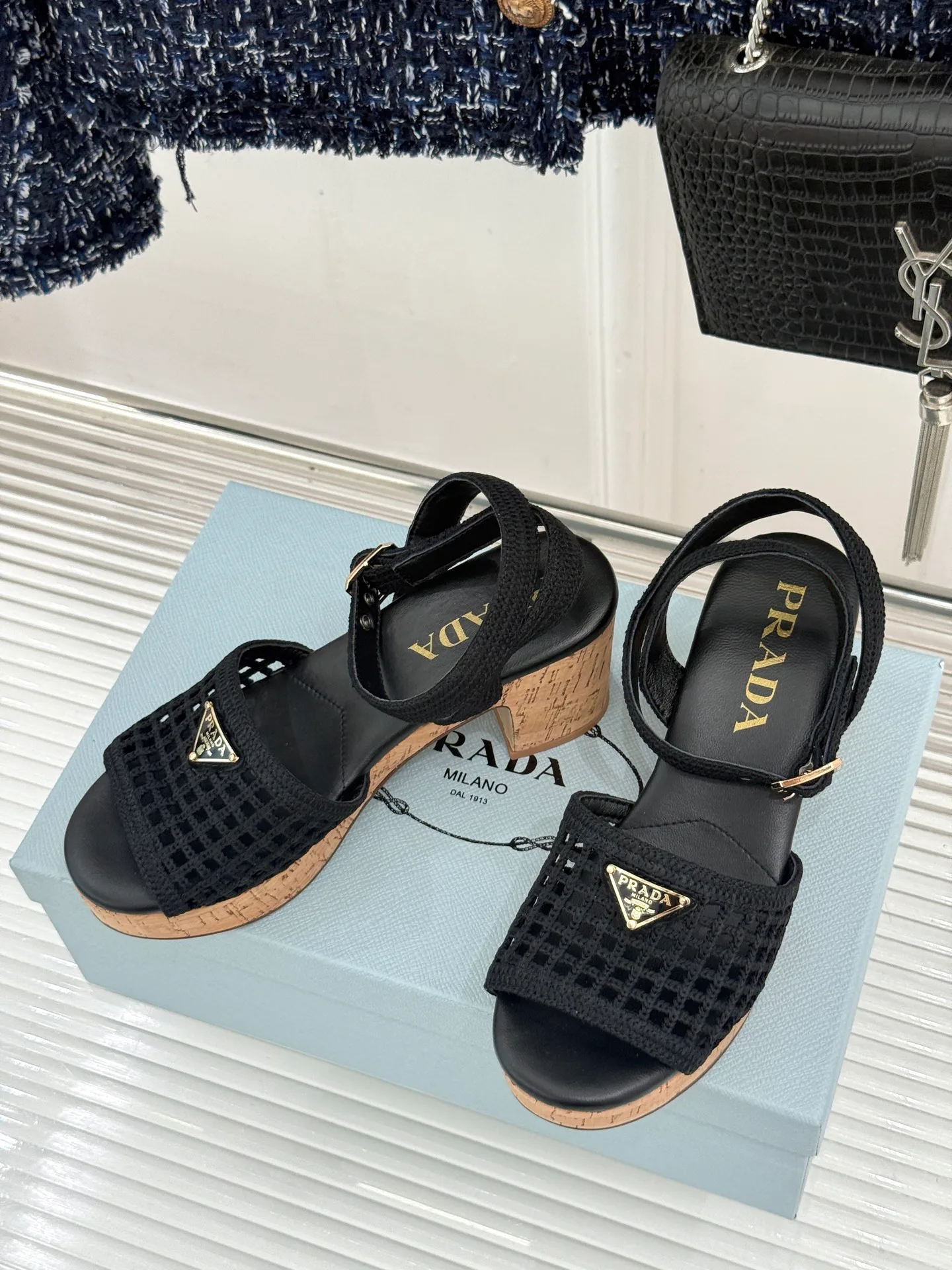 Босоножки Женские Prada 17467511