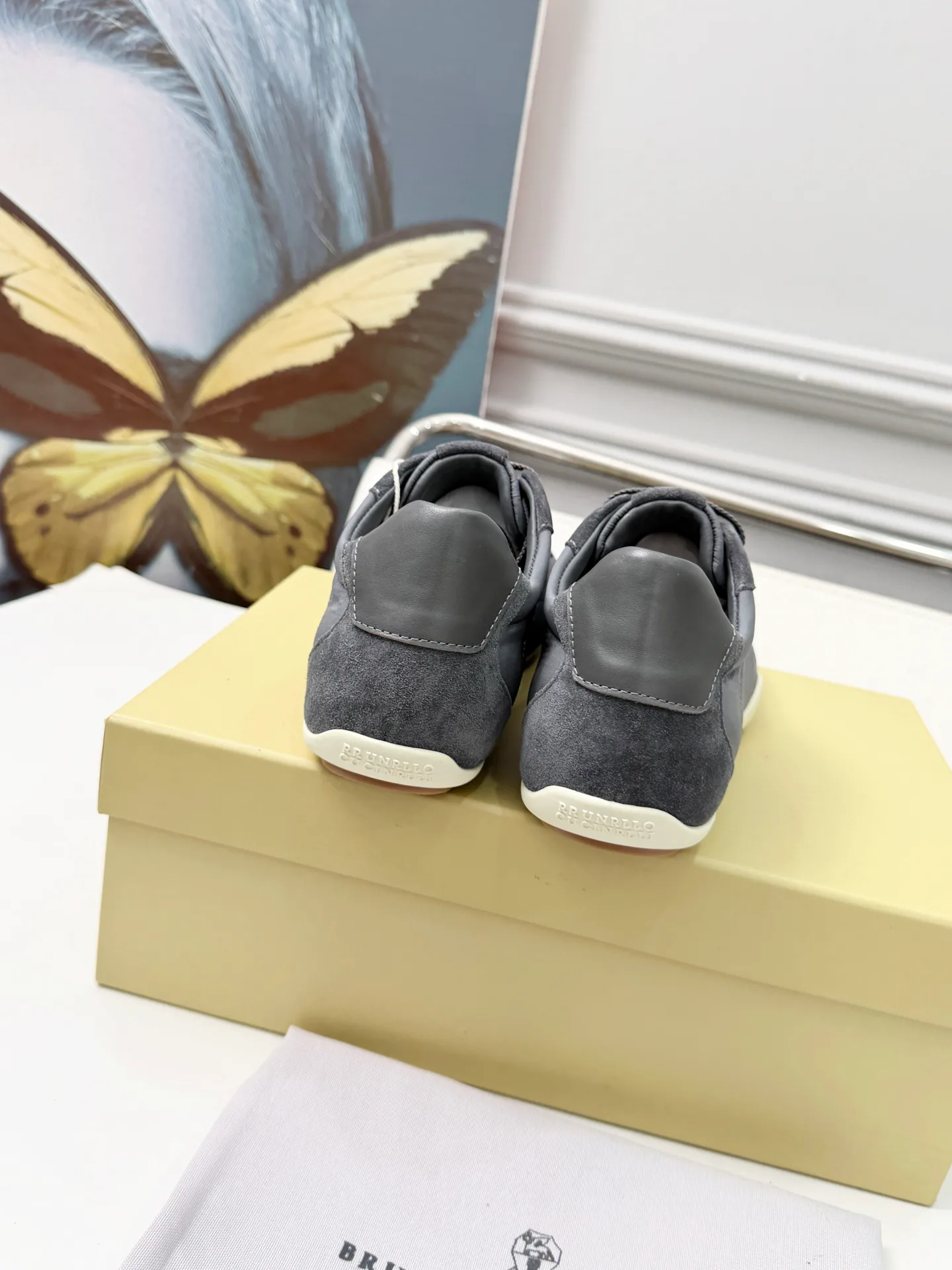 Кроссовки Женские Brunello Cucinelli 18257103