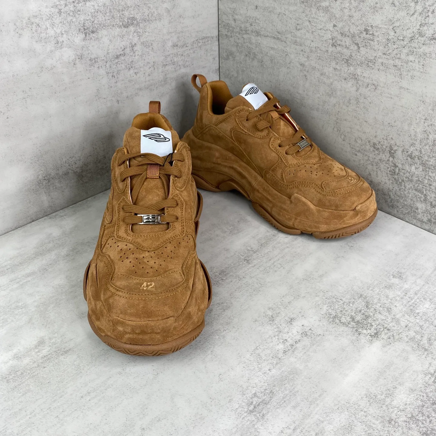 Кроссовки Женские Balenciaga 18686625
