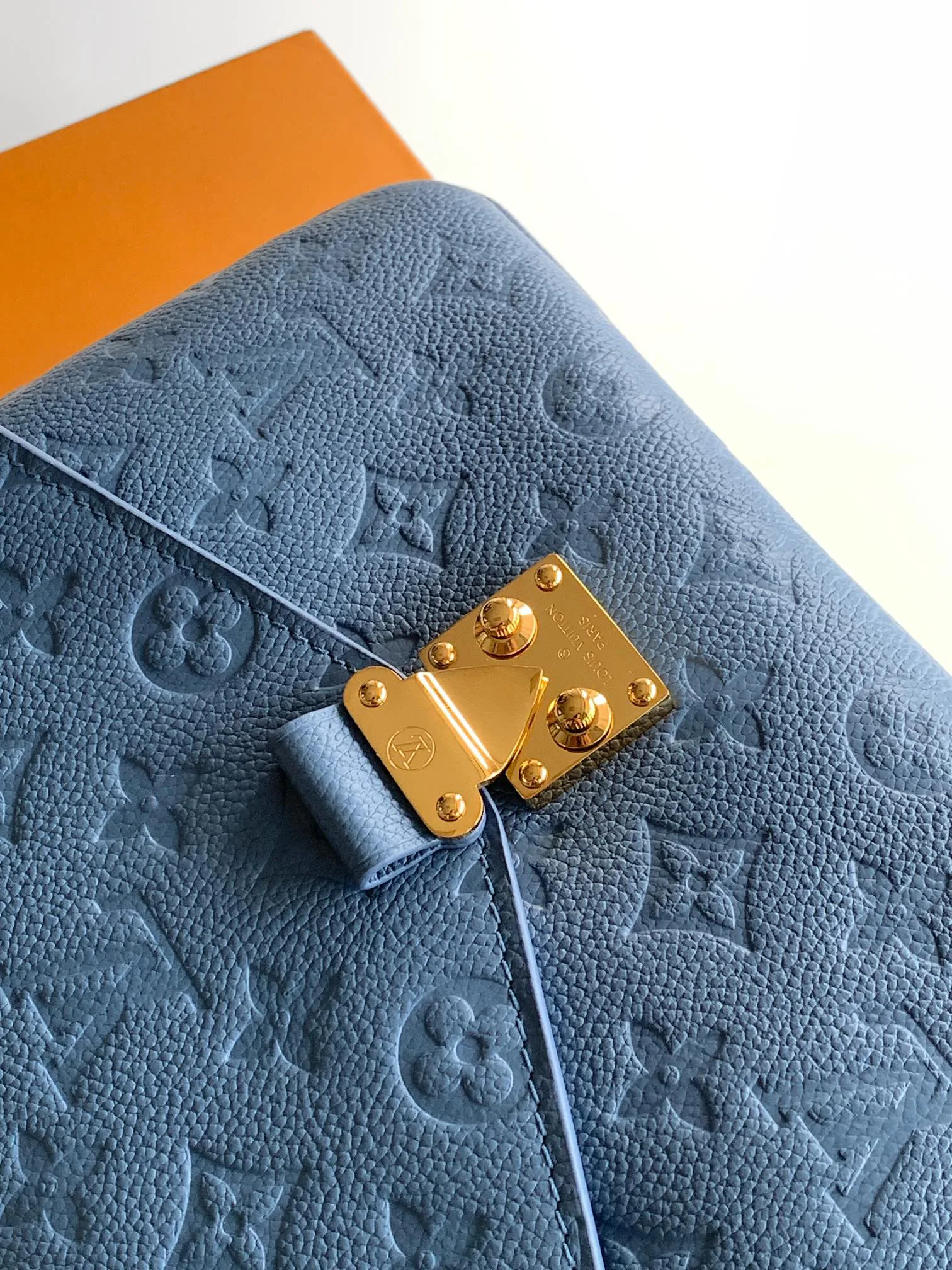Сумки На Ремне Женские Louis Vuitton 18153216