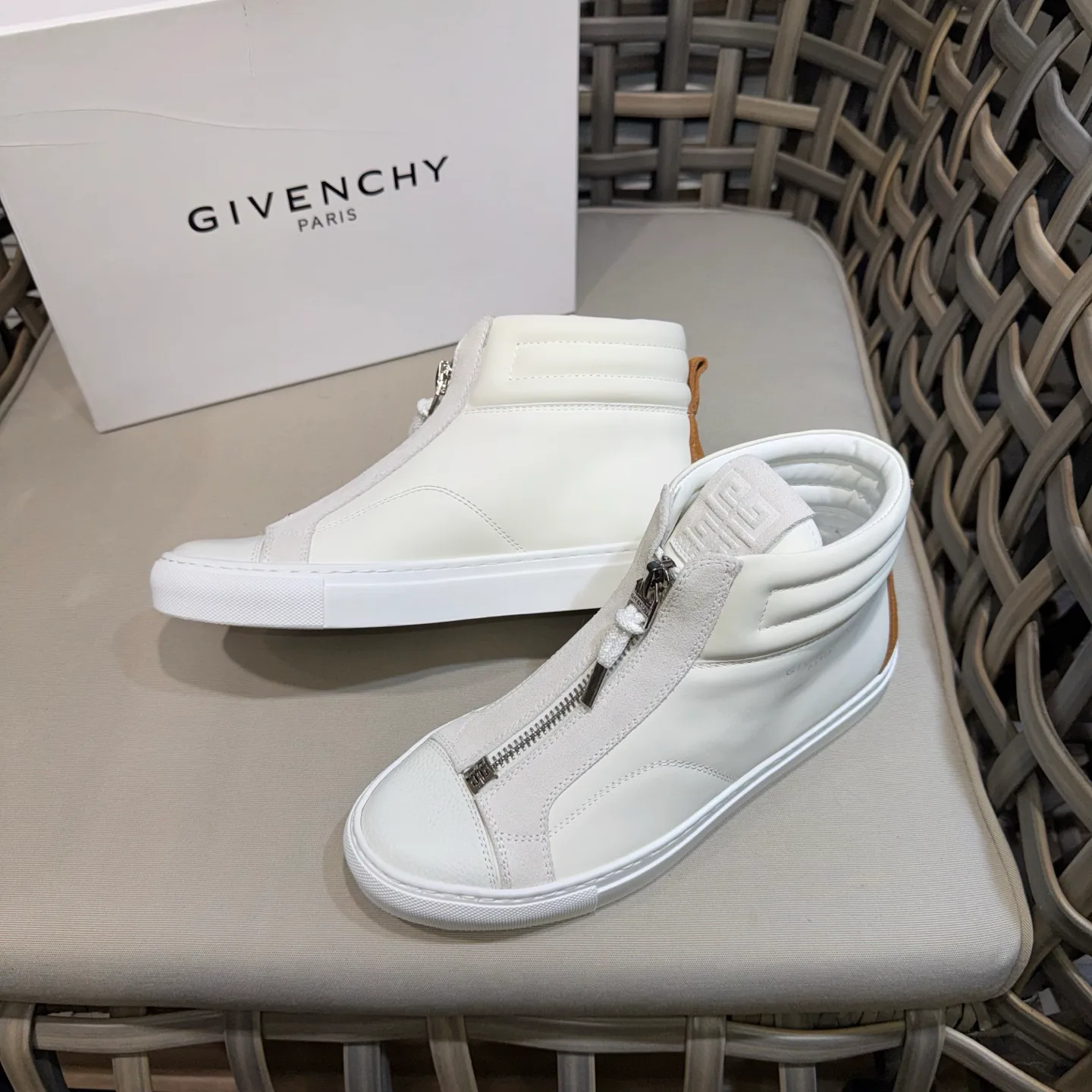 Кроссовки Мужские Givenchy 18267088