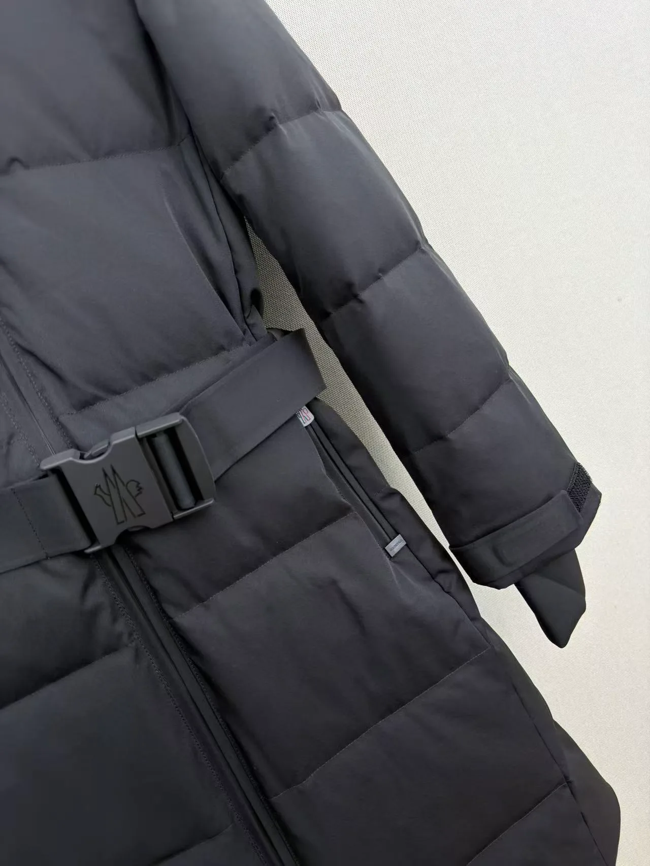 Куртки И Пуховики Женские Moncler 18402391