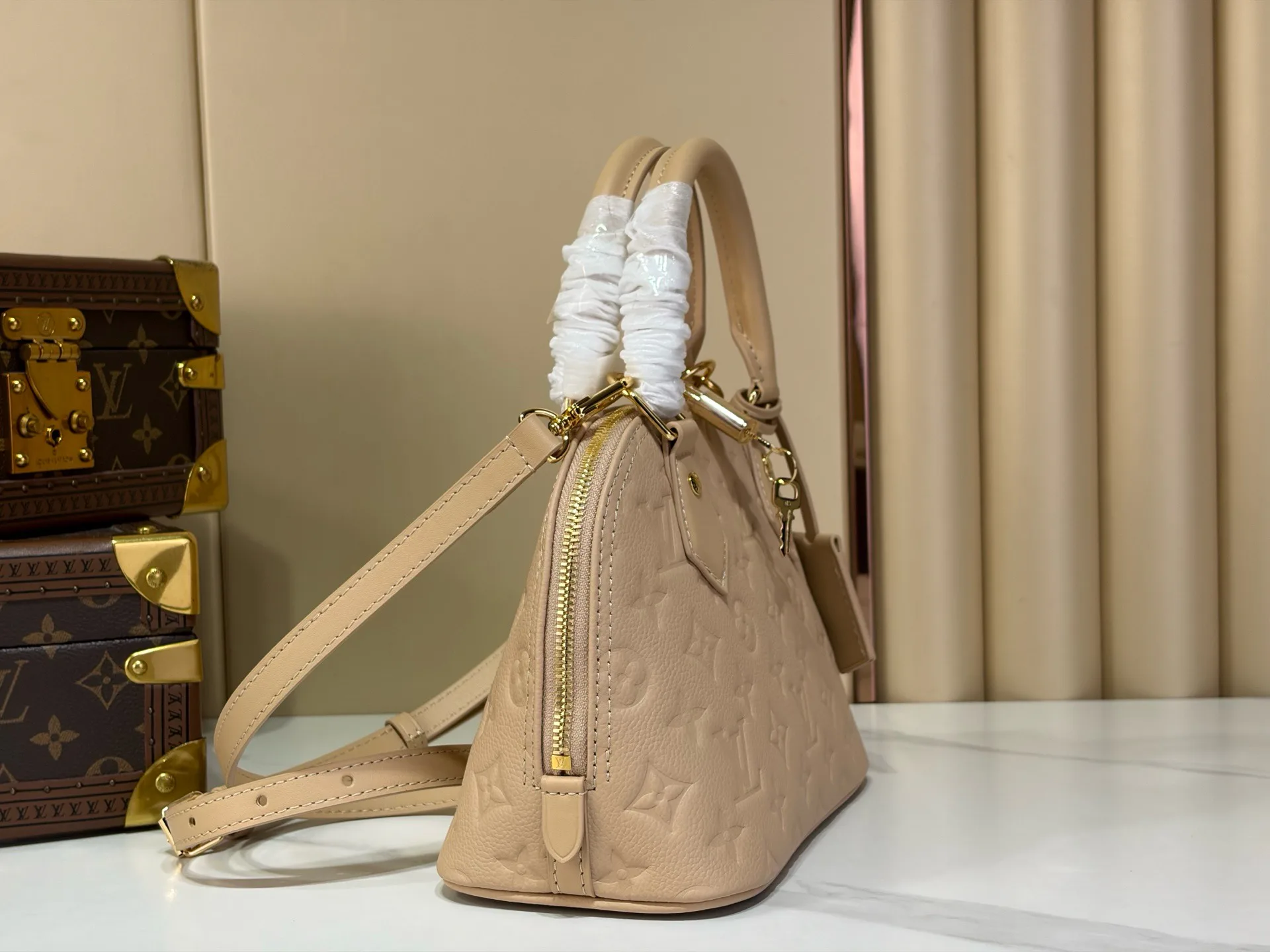 Классические Сумки Женские Louis Vuitton 18240306