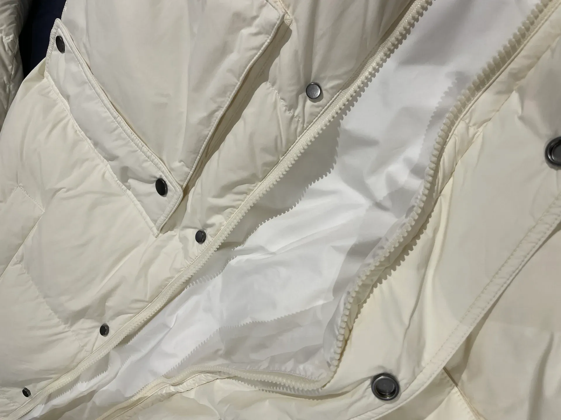 Пуховики Женские Brunello Cucinelli 77176