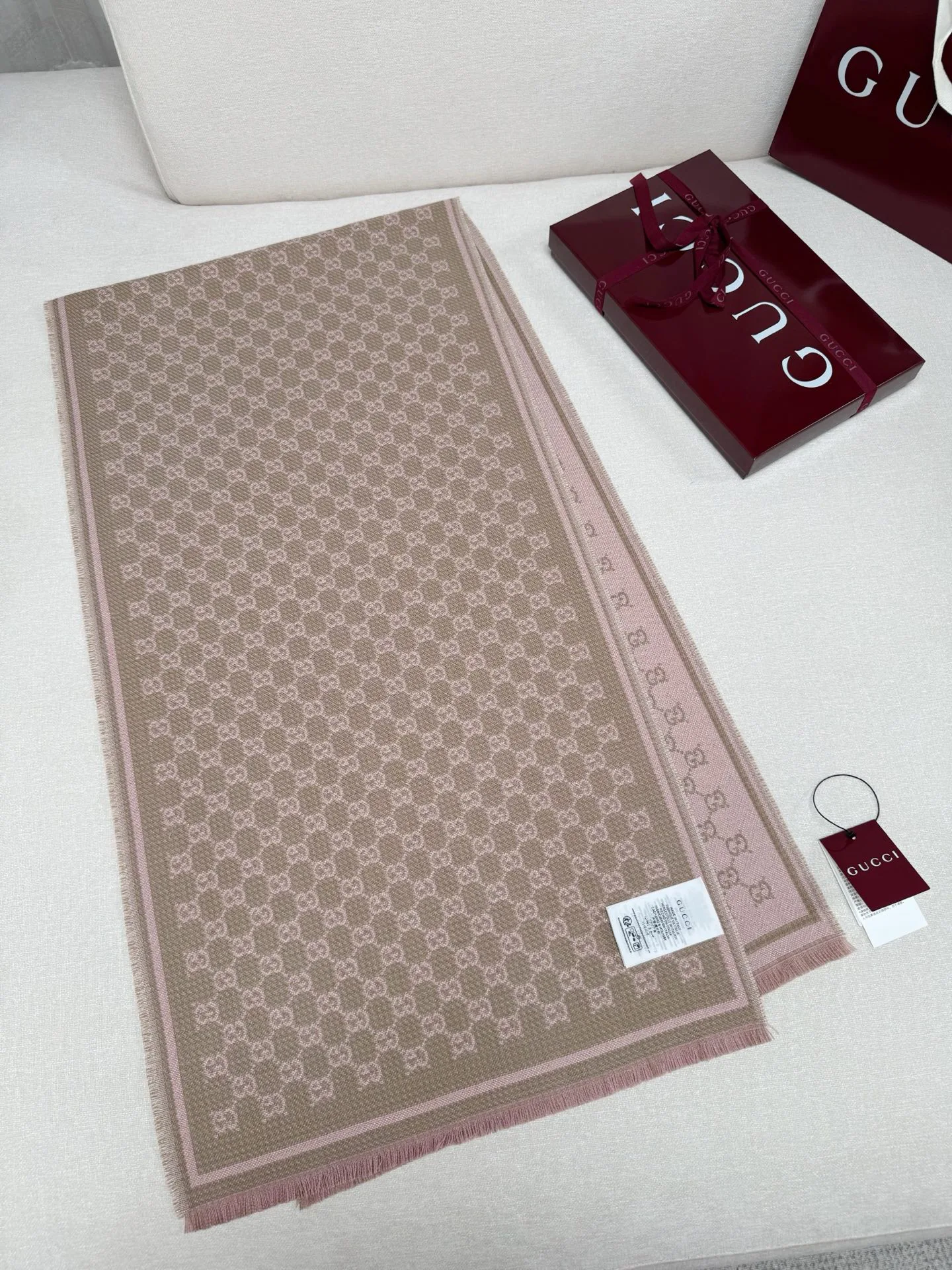 Шарфы Gucci 17992036