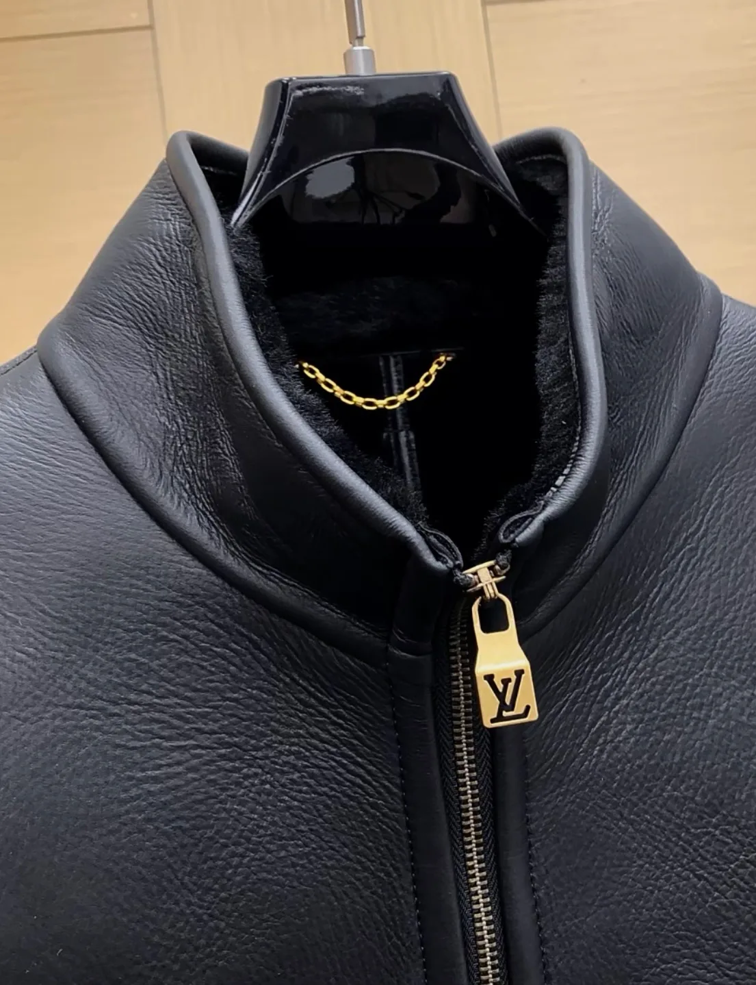 Кожаные Куртки И Дублёнки Женские Louis Vuitton 5107771