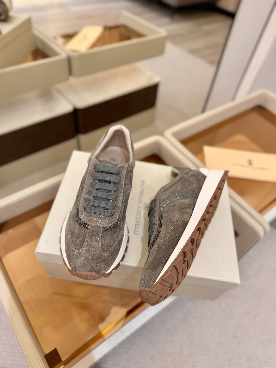 Кроссовки Женские Brunello Cucinelli 18813037