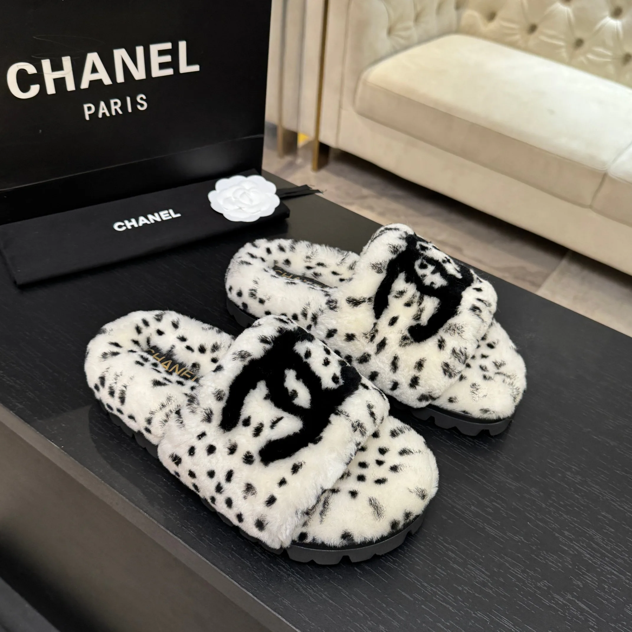 Тапочки Женские Chanel 18062756
