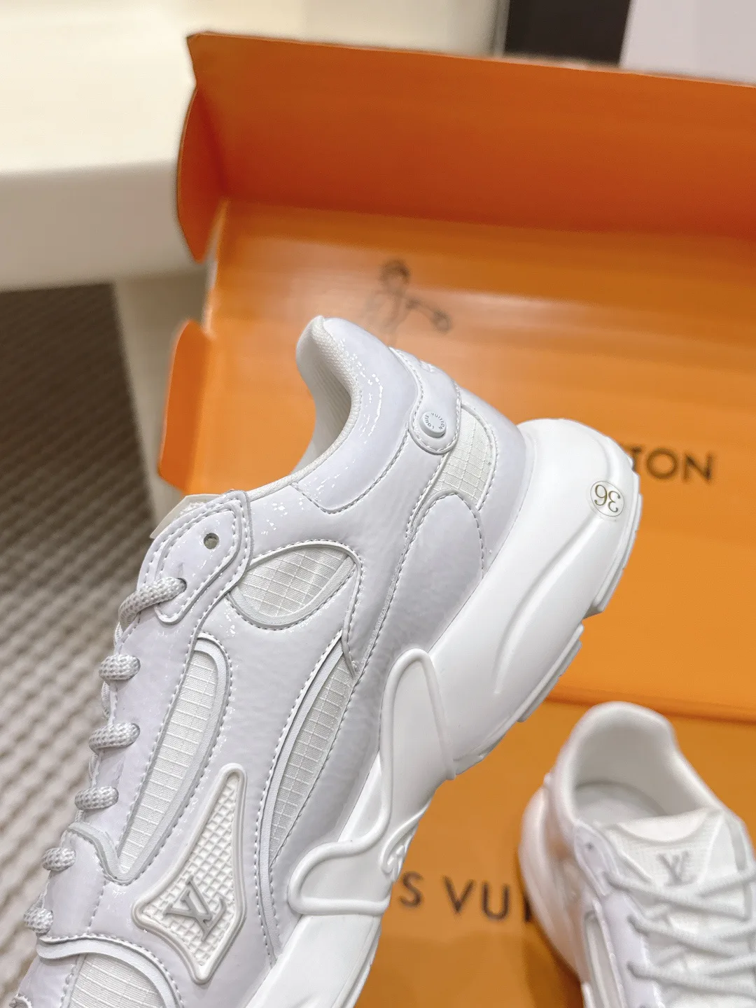 Кроссовки Женские Louis Vuitton 11518605
