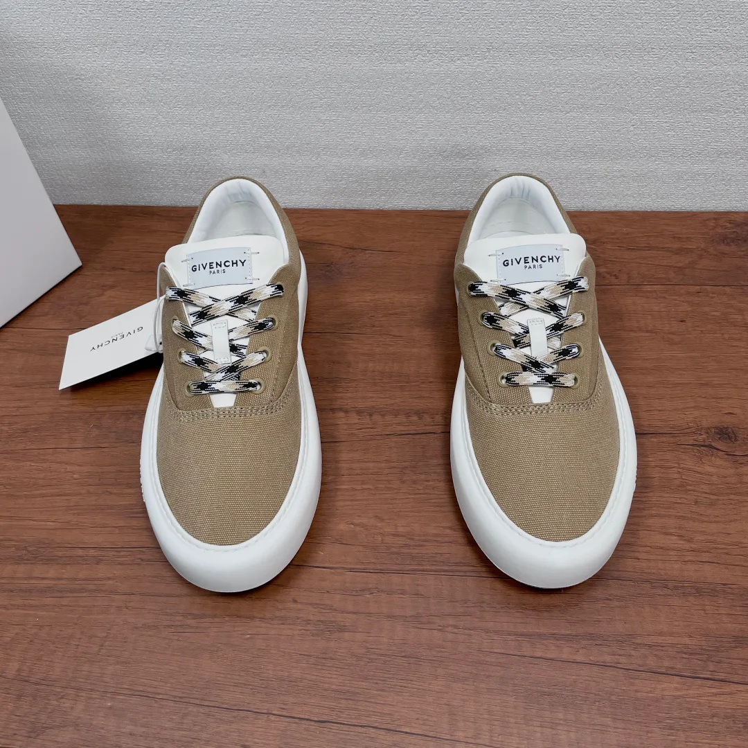 Кроссовки Мужские Givenchy 18697600