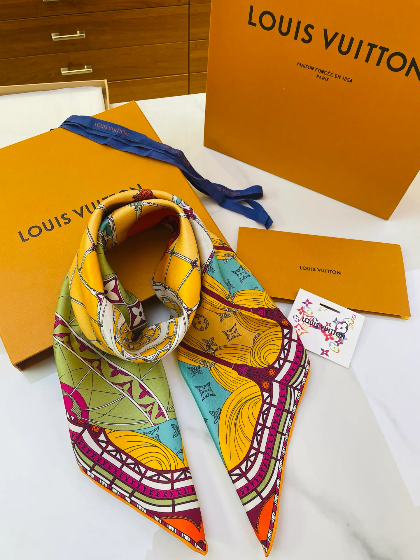 Шарфы Louis Vuitton 828389