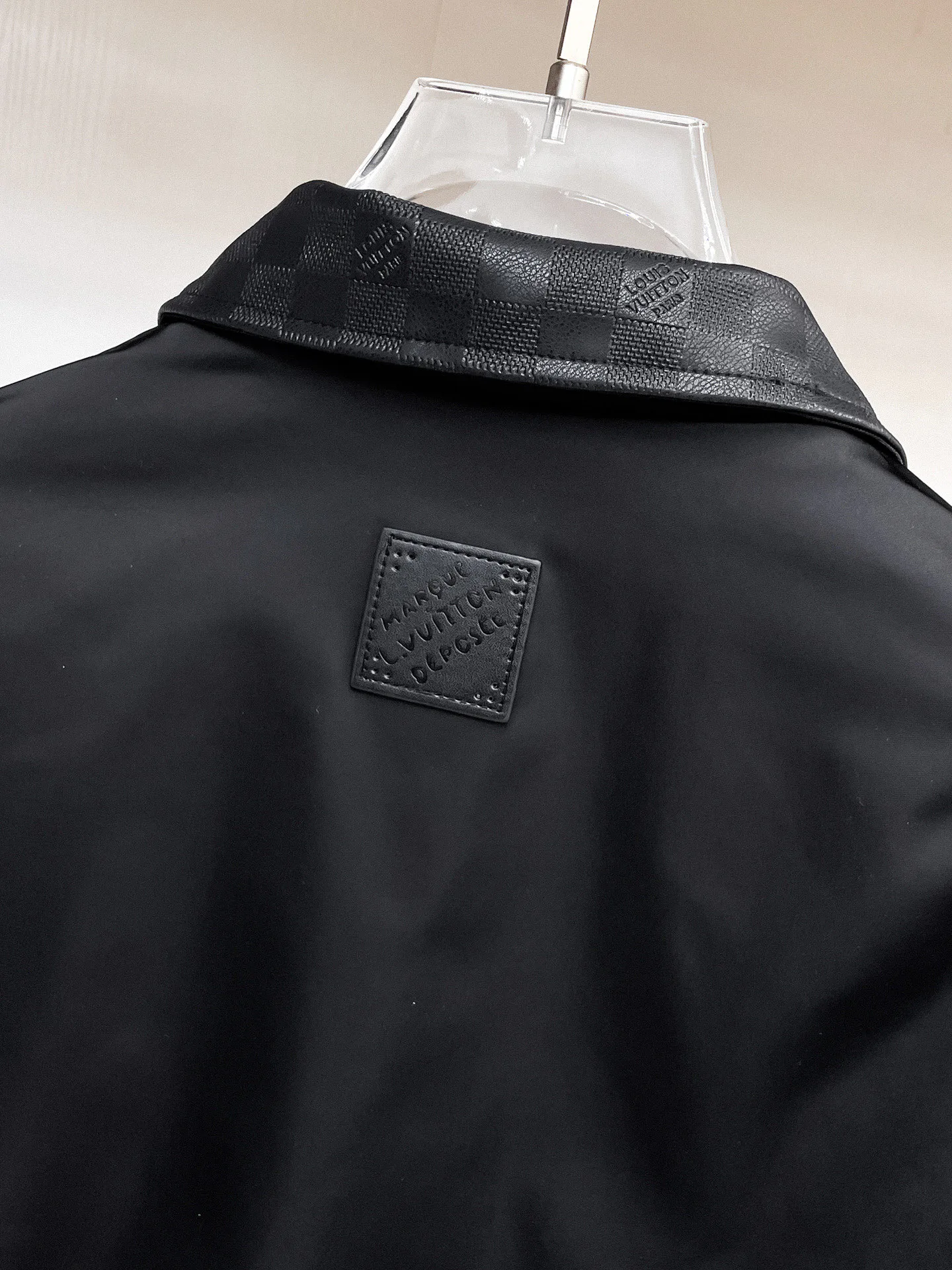 Куртки И Пуховики Мужские Louis Vuitton 9352279