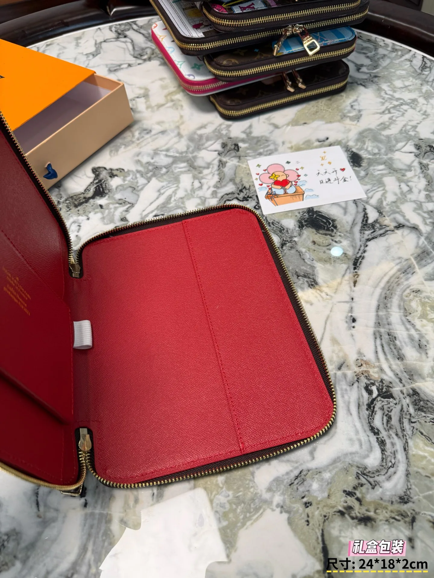 Клатчи Женские Louis Vuitton 18013760