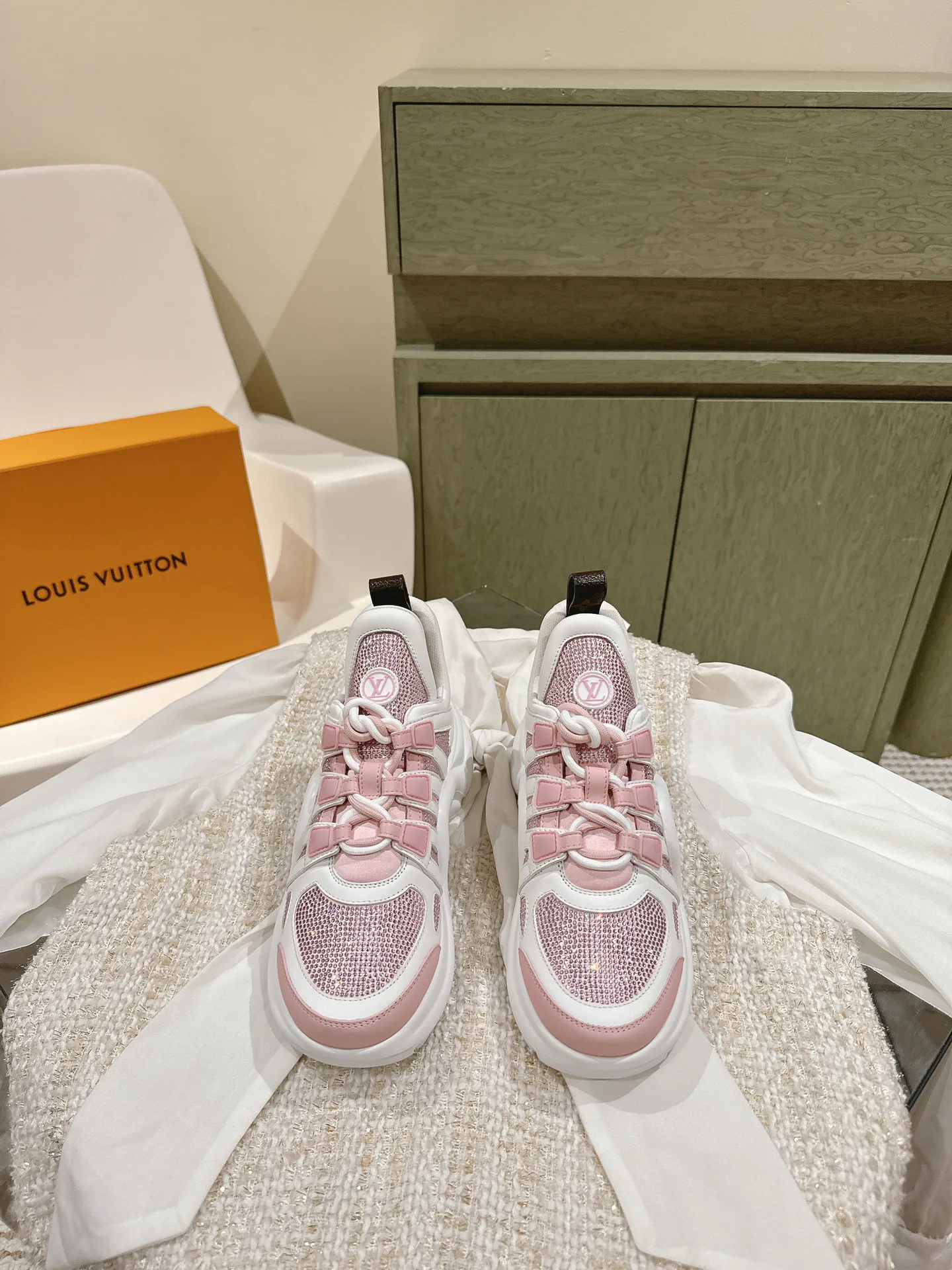 Кроссовки Женские Louis Vuitton 10840485